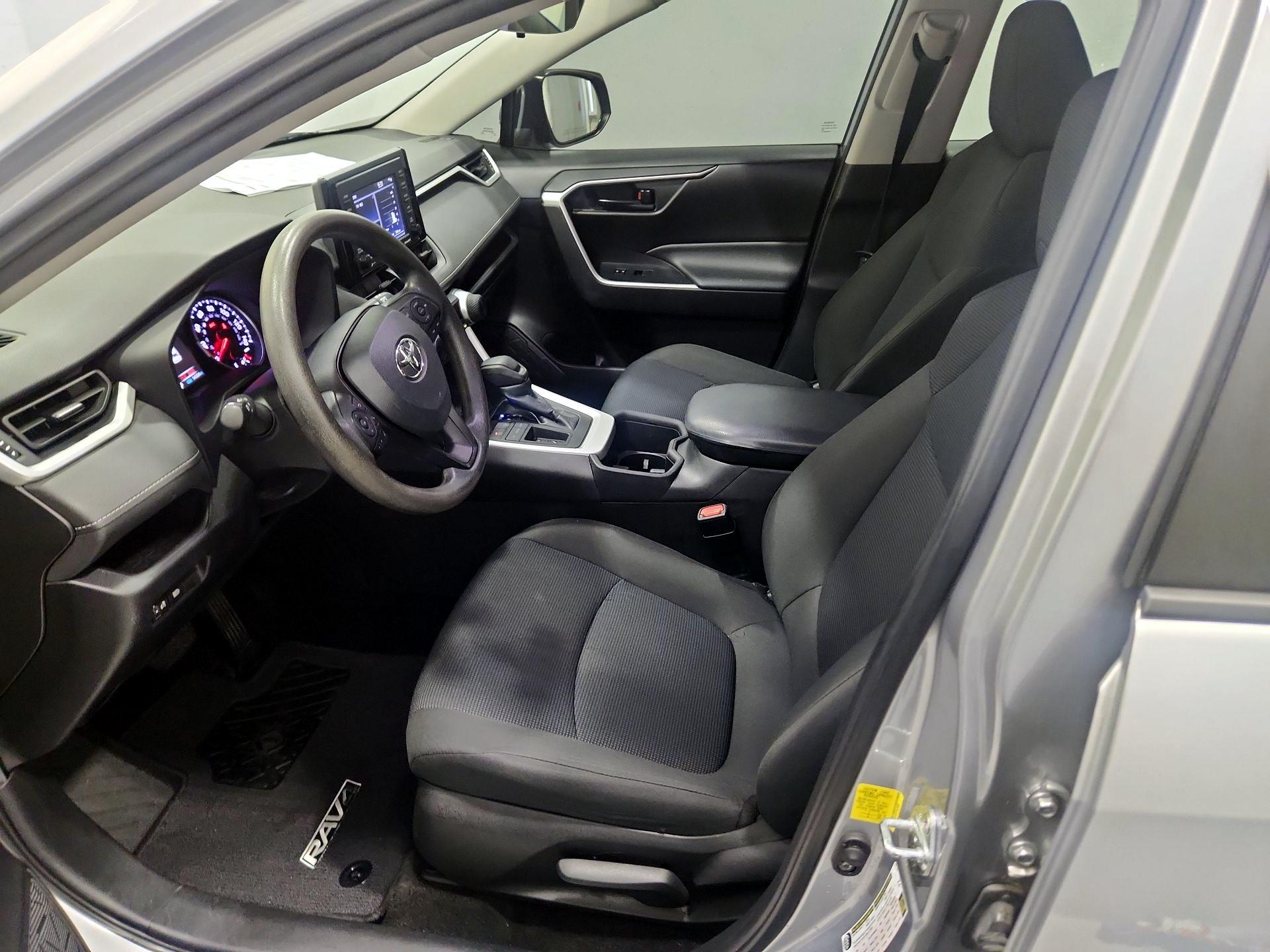 Thumbnail: 2022 Toyota RAV4 - 11
