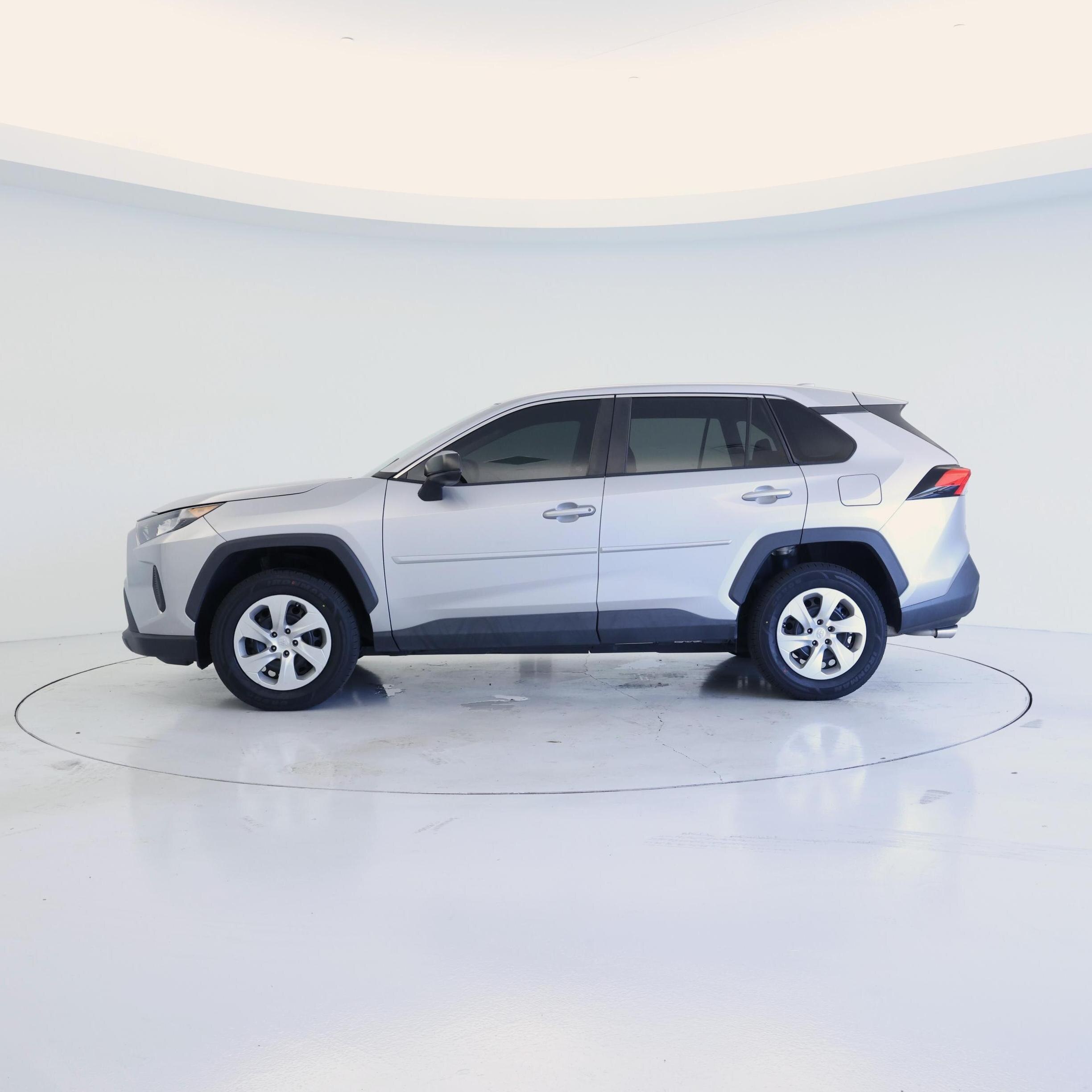 Thumbnail: 2022 Toyota RAV4 - 3