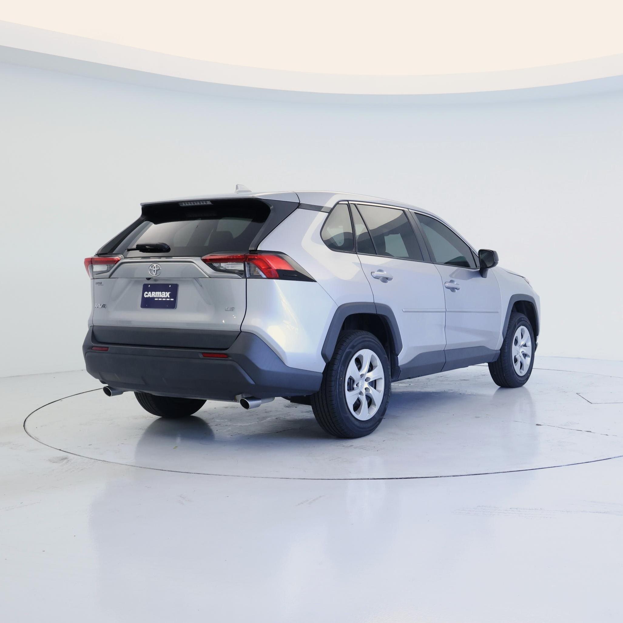Thumbnail: 2022 Toyota RAV4 - 8