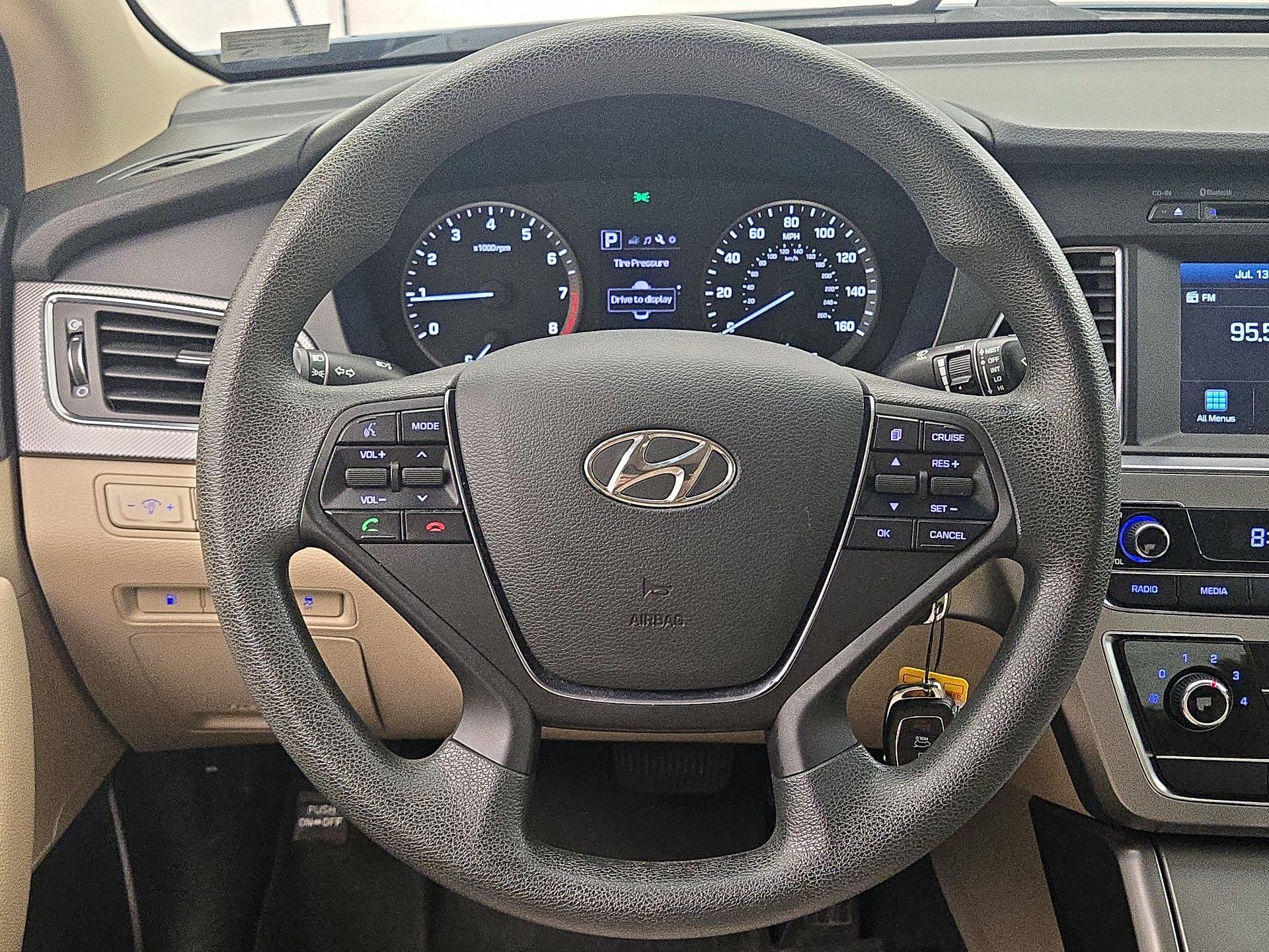 Thumbnail: 2017 Hyundai Sonata - 10