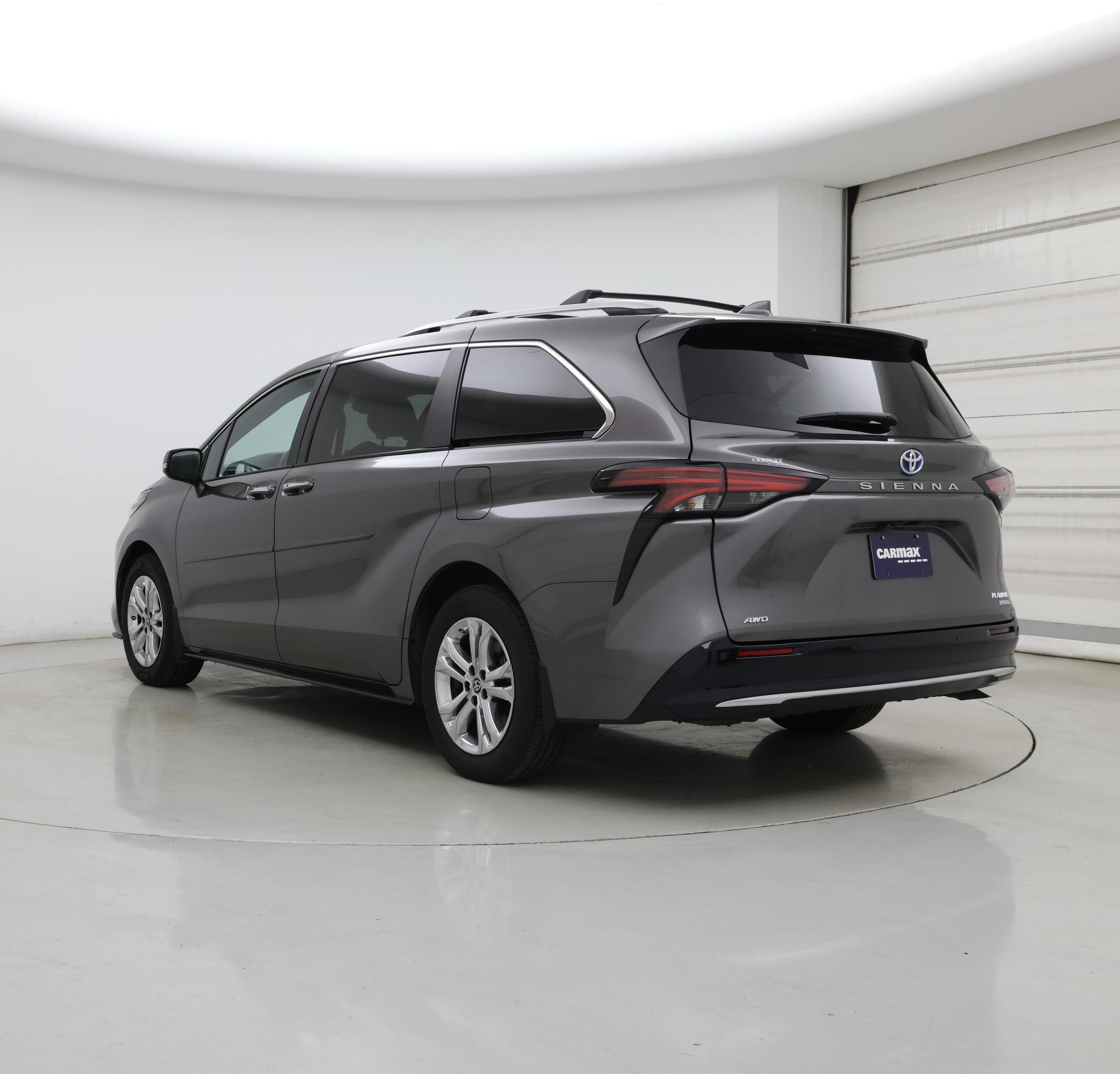 Thumbnail: 2023 Toyota Sienna - 2