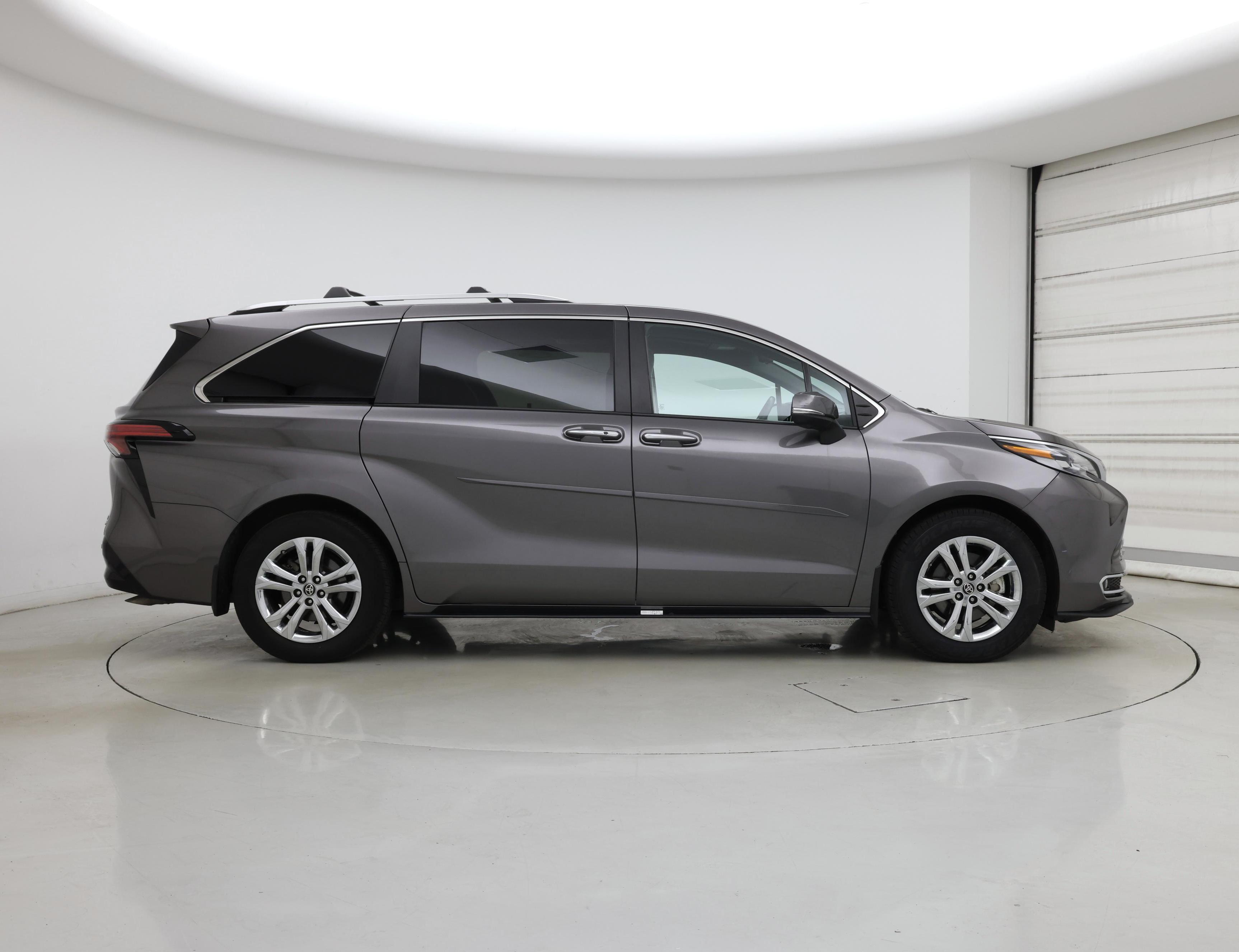 Thumbnail: 2023 Toyota Sienna - 7