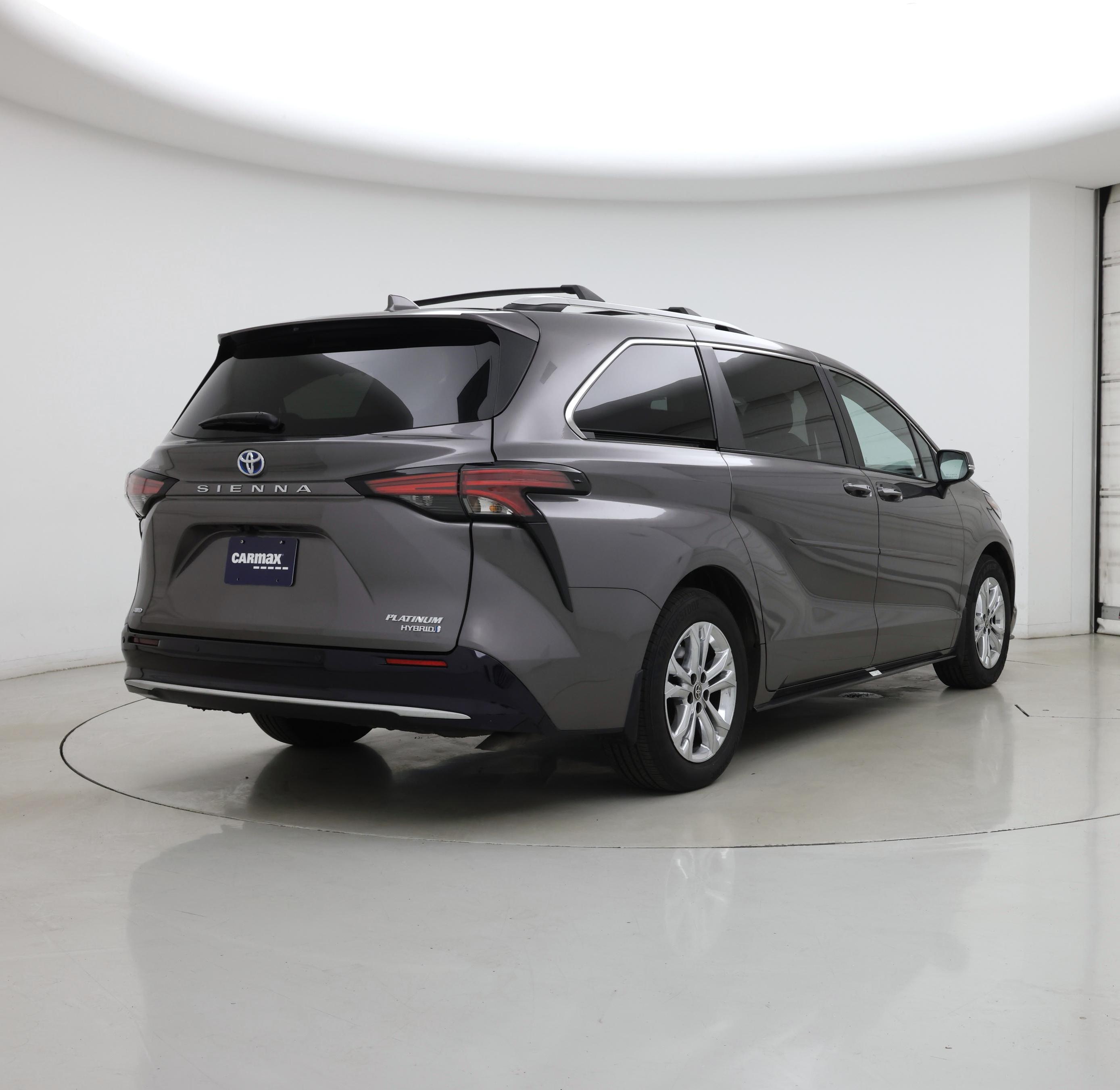Thumbnail: 2023 Toyota Sienna - 8