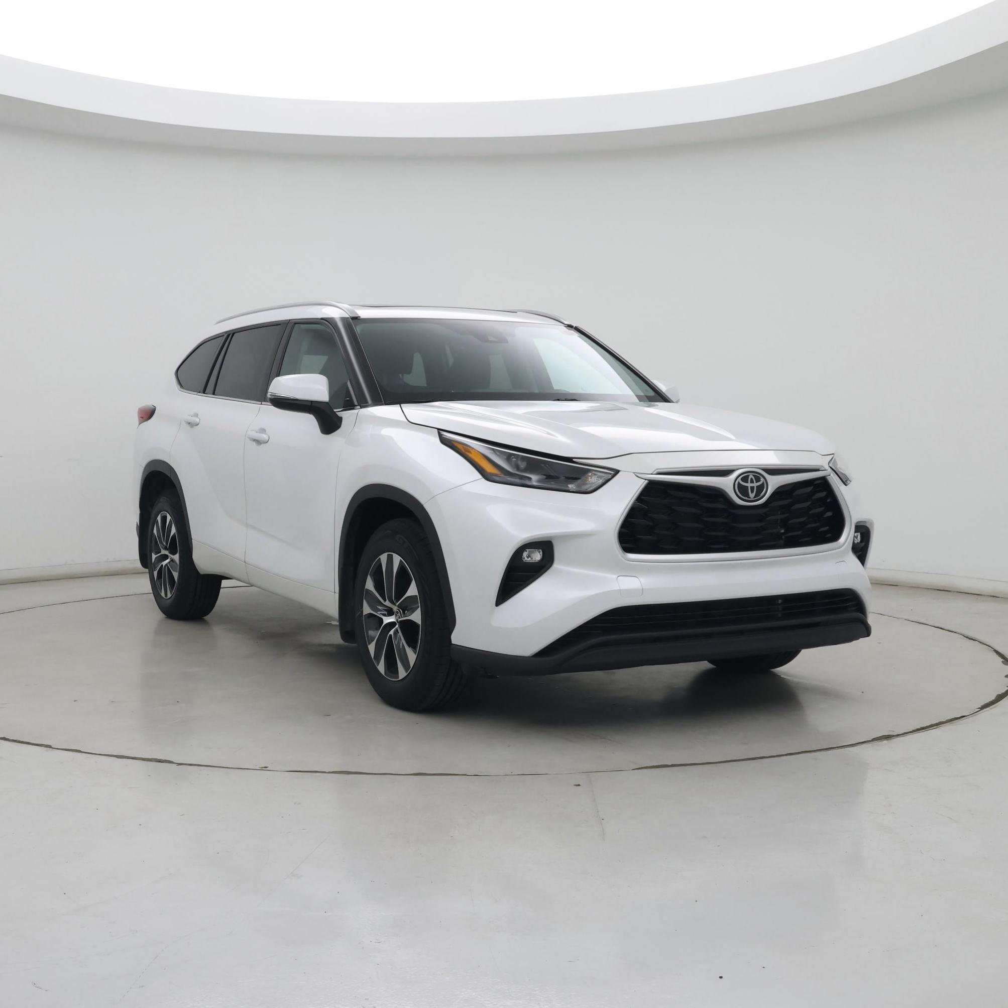 White 2022 Toyota Highlander SUV / Crossover All-Wheel Drive Automatic
