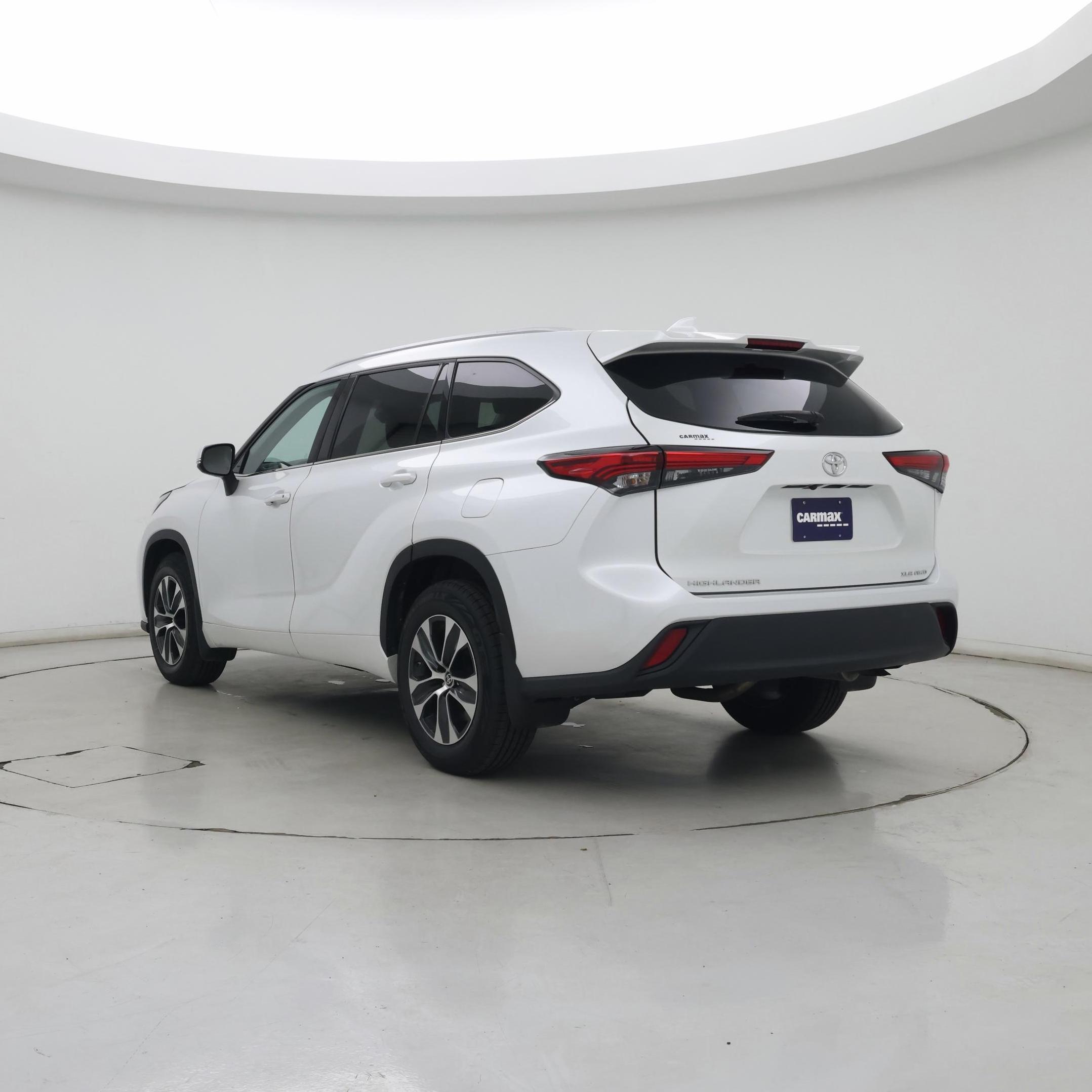 Thumbnail: 2022 Toyota Highlander - 2