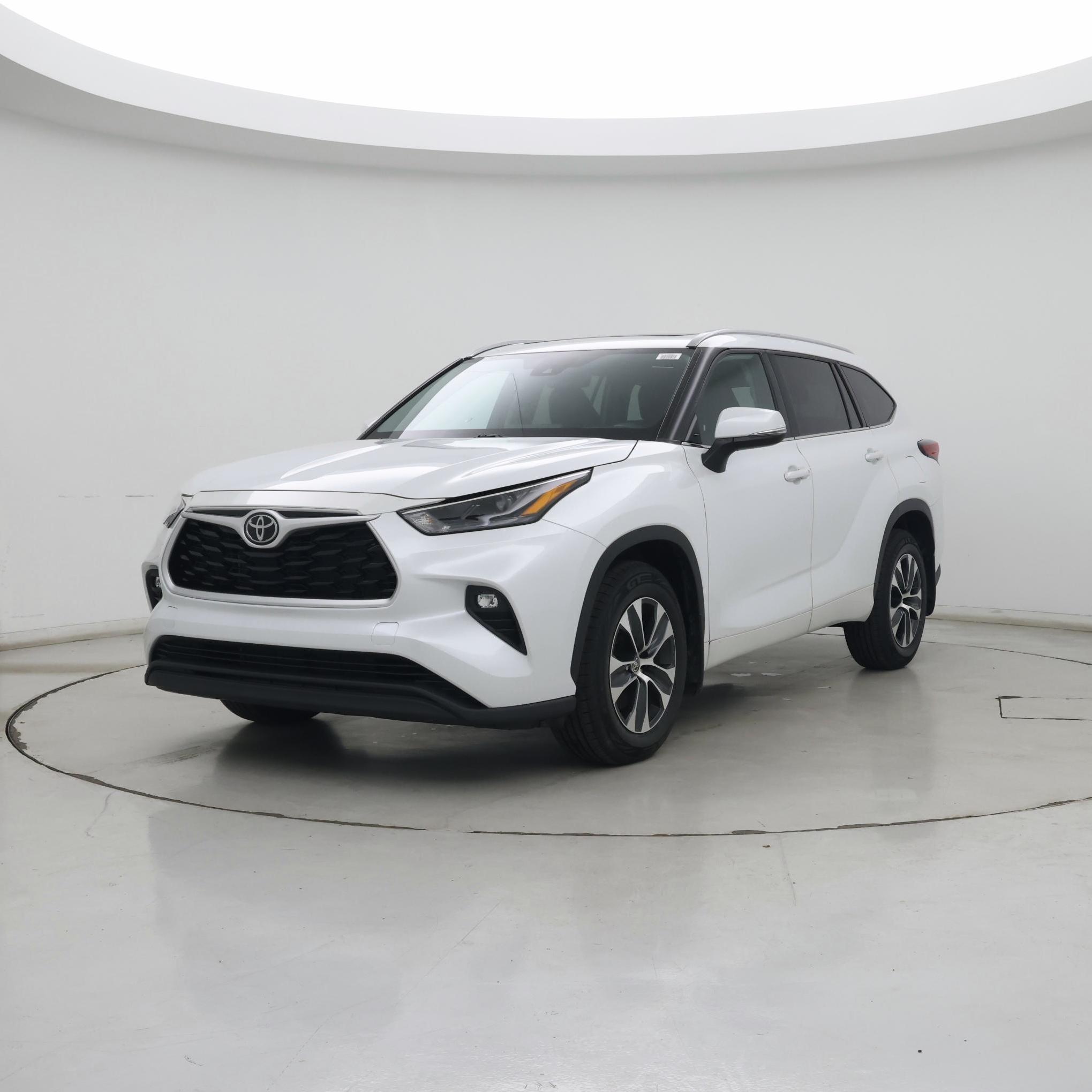 Thumbnail: 2022 Toyota Highlander - 4