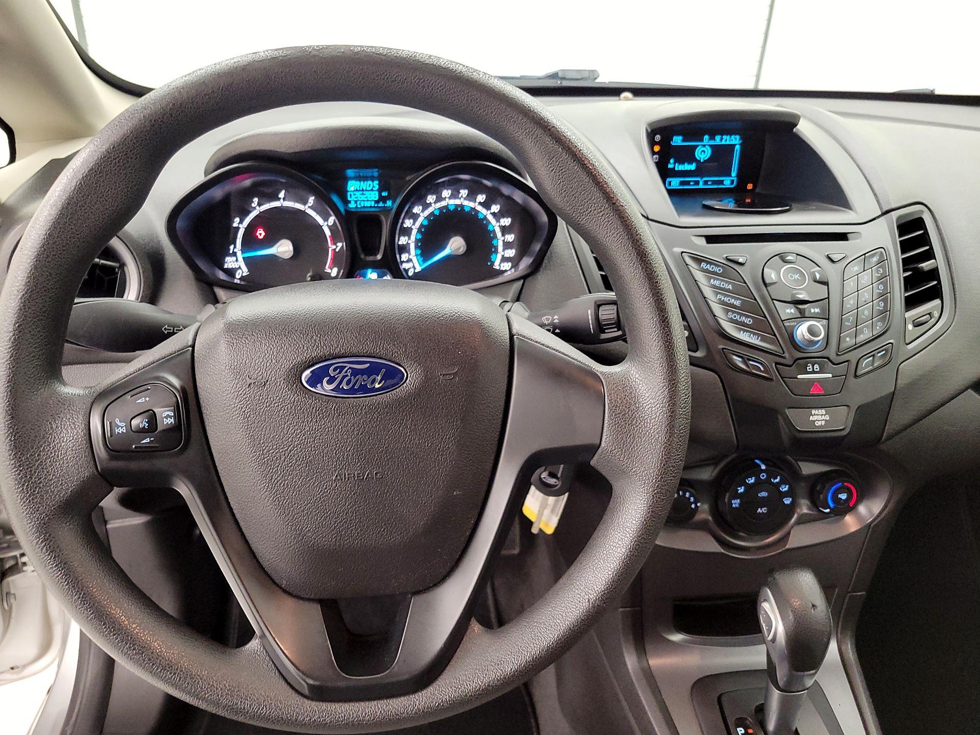 Thumbnail: 2016 Ford Fiesta - 10