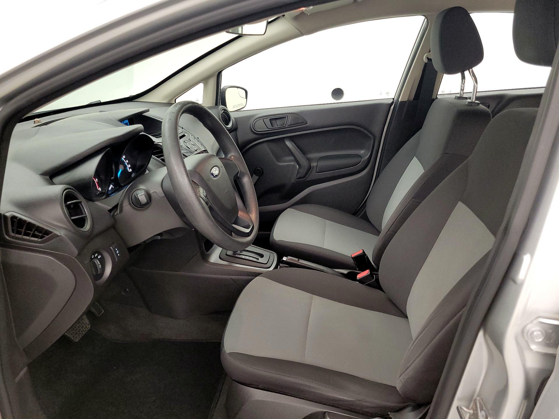 Thumbnail: 2016 Ford Fiesta - 11