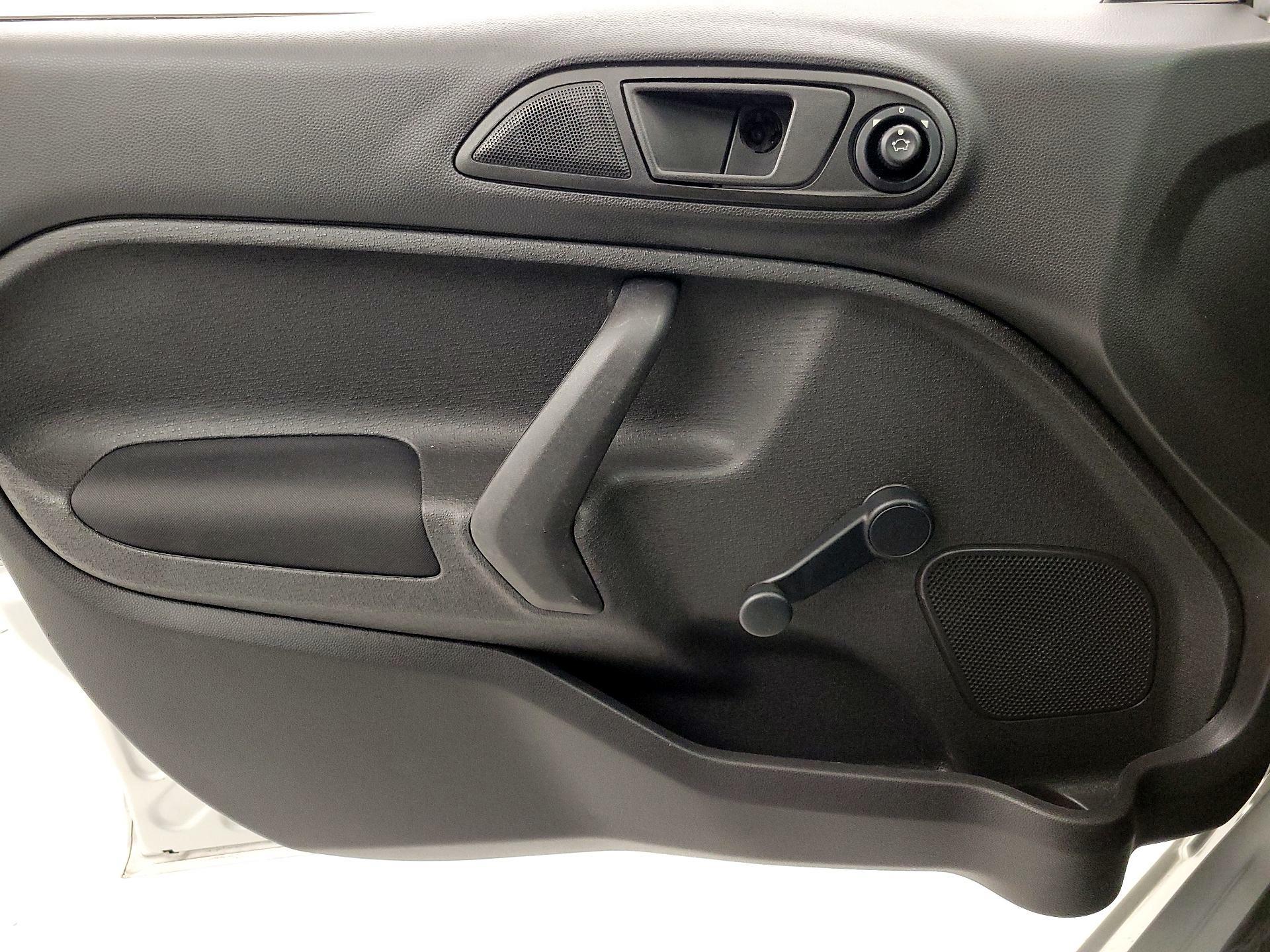 Thumbnail: 2016 Ford Fiesta - 12