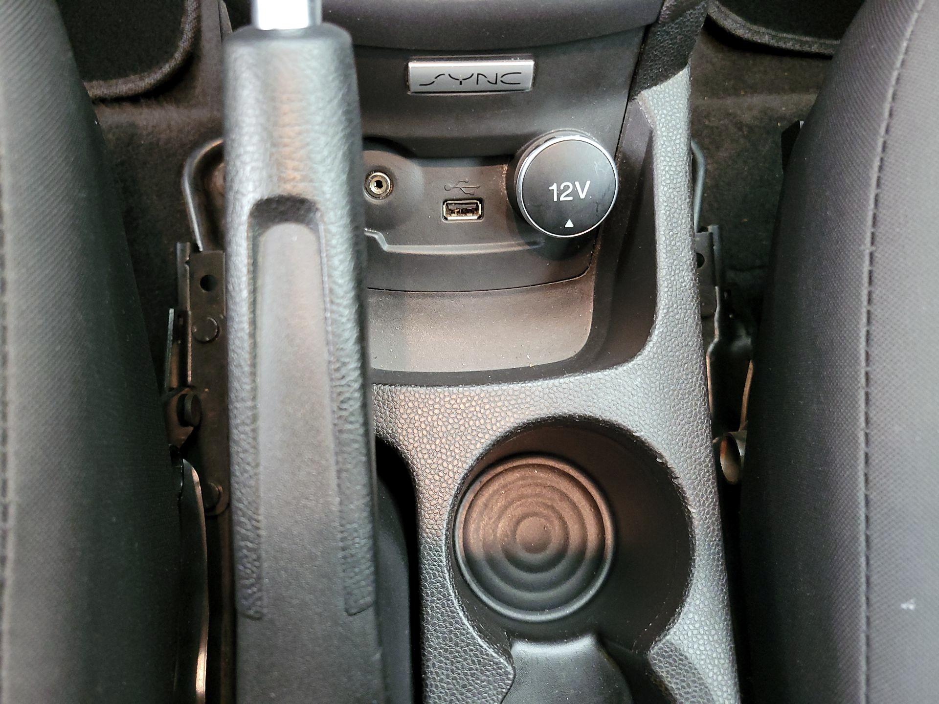 Thumbnail: 2016 Ford Fiesta - 17