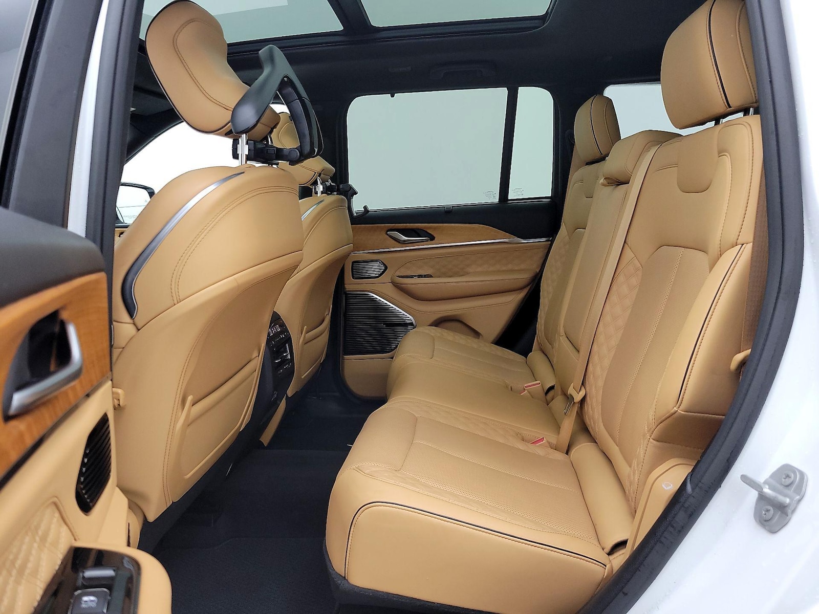 Rear A/C Seat(s)