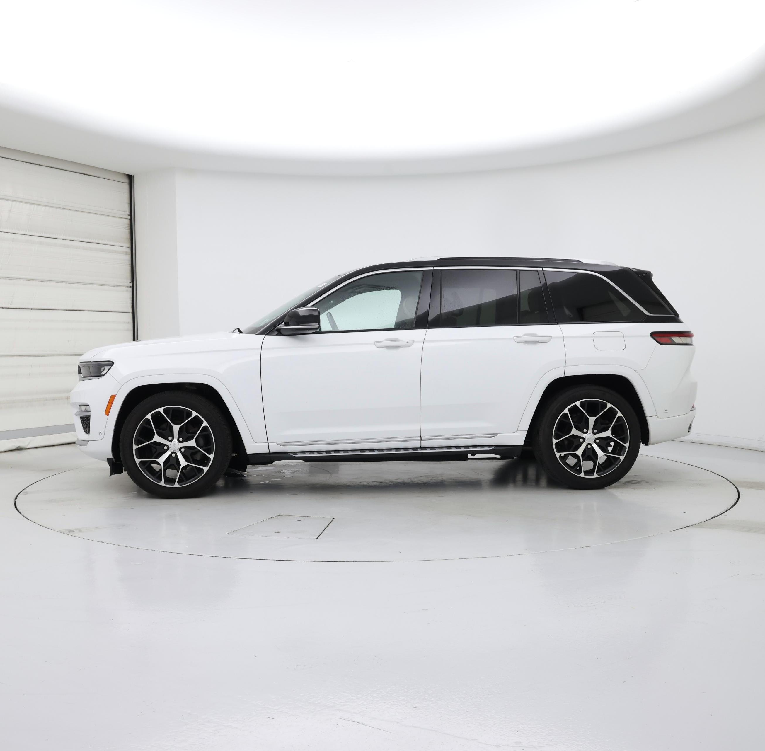 Thumbnail: 2022 Jeep Grand Cherokee - 3