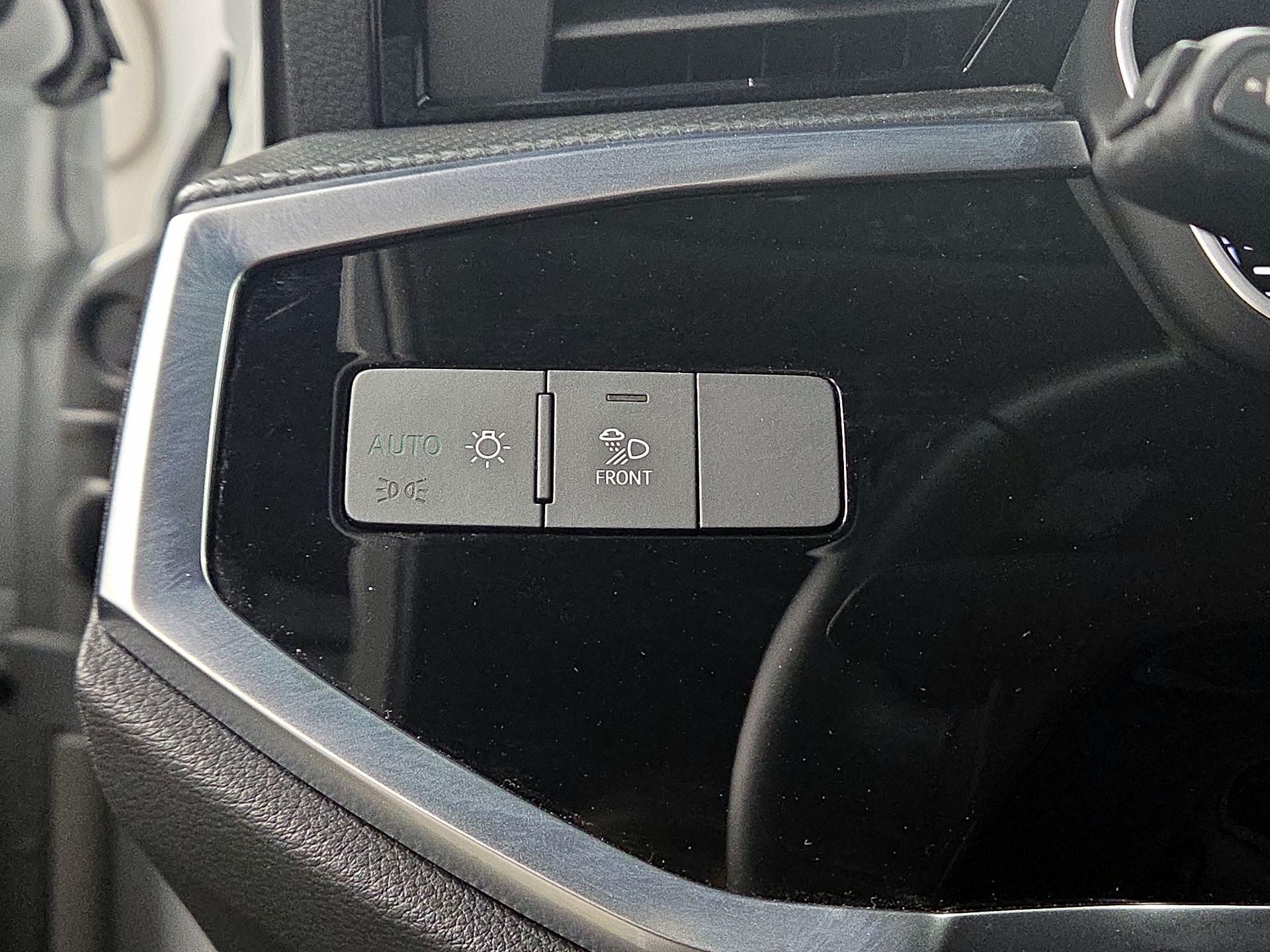 Thumbnail: 2025 Audi Q3 - 13