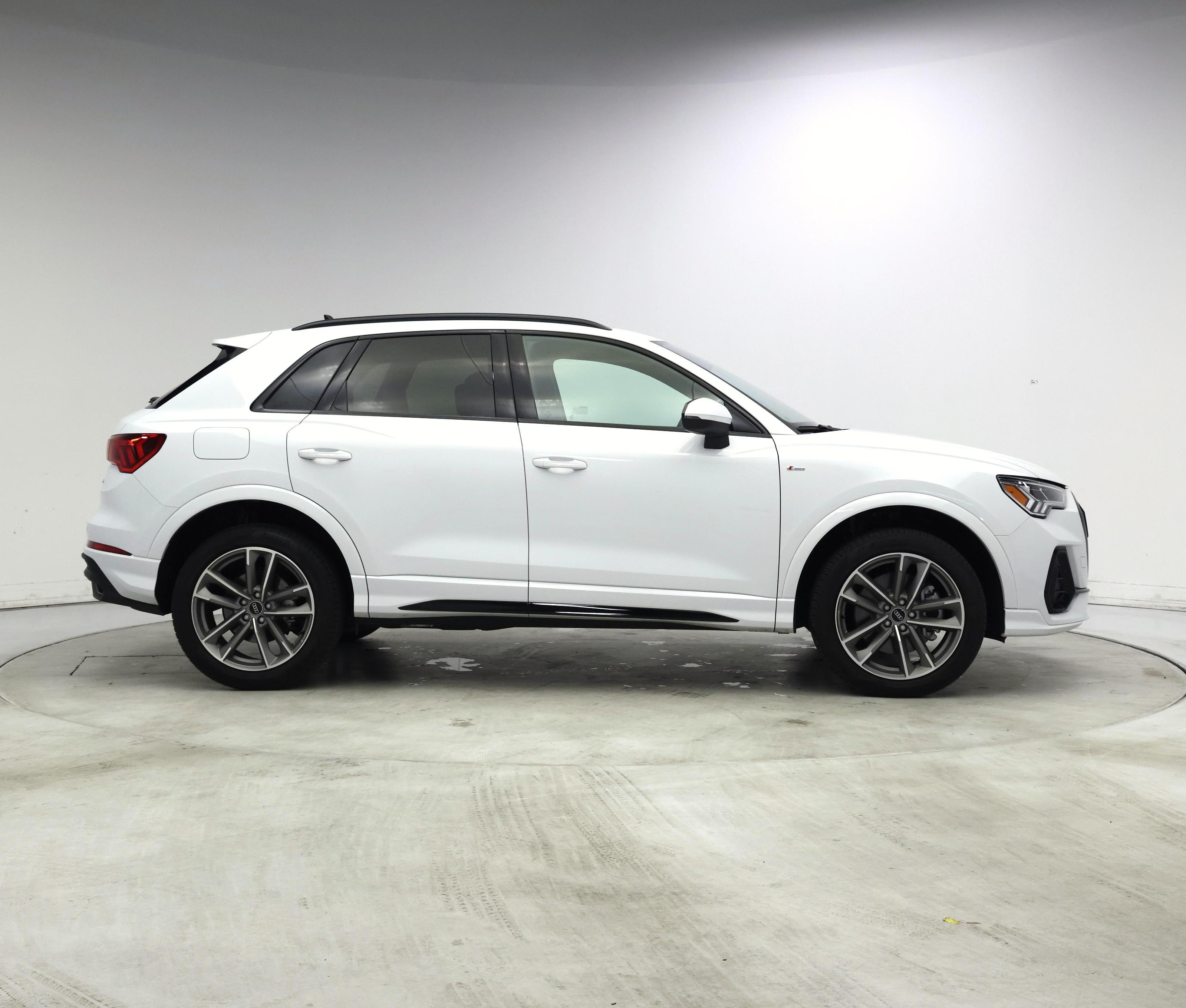 Thumbnail: 2025 Audi Q3 - 7