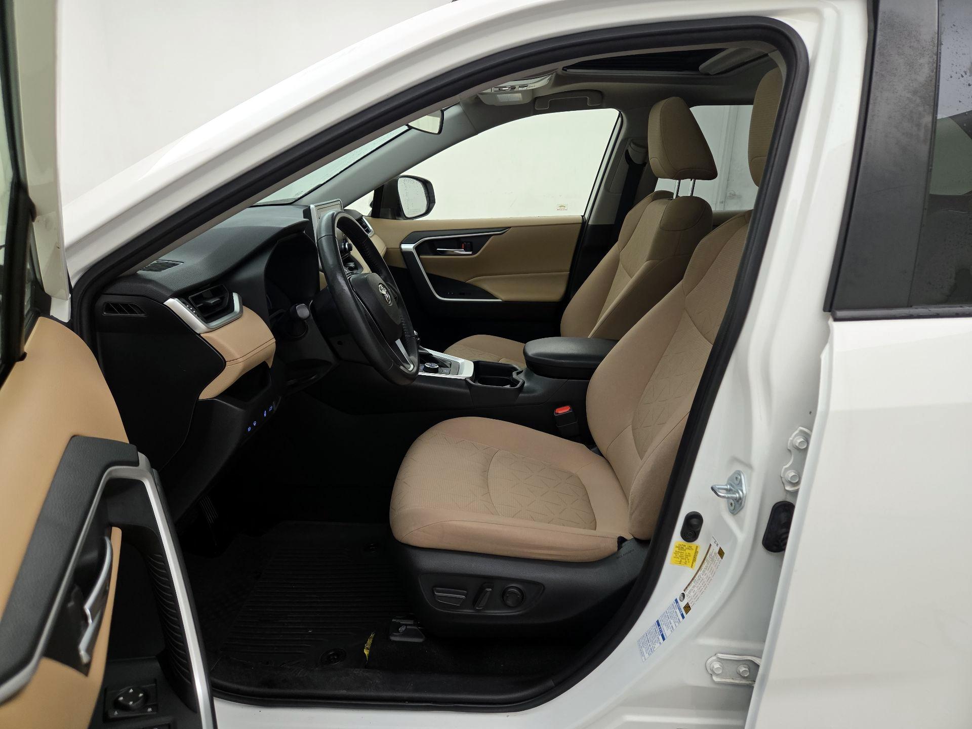 Thumbnail: 2021 Toyota RAV4 - 11
