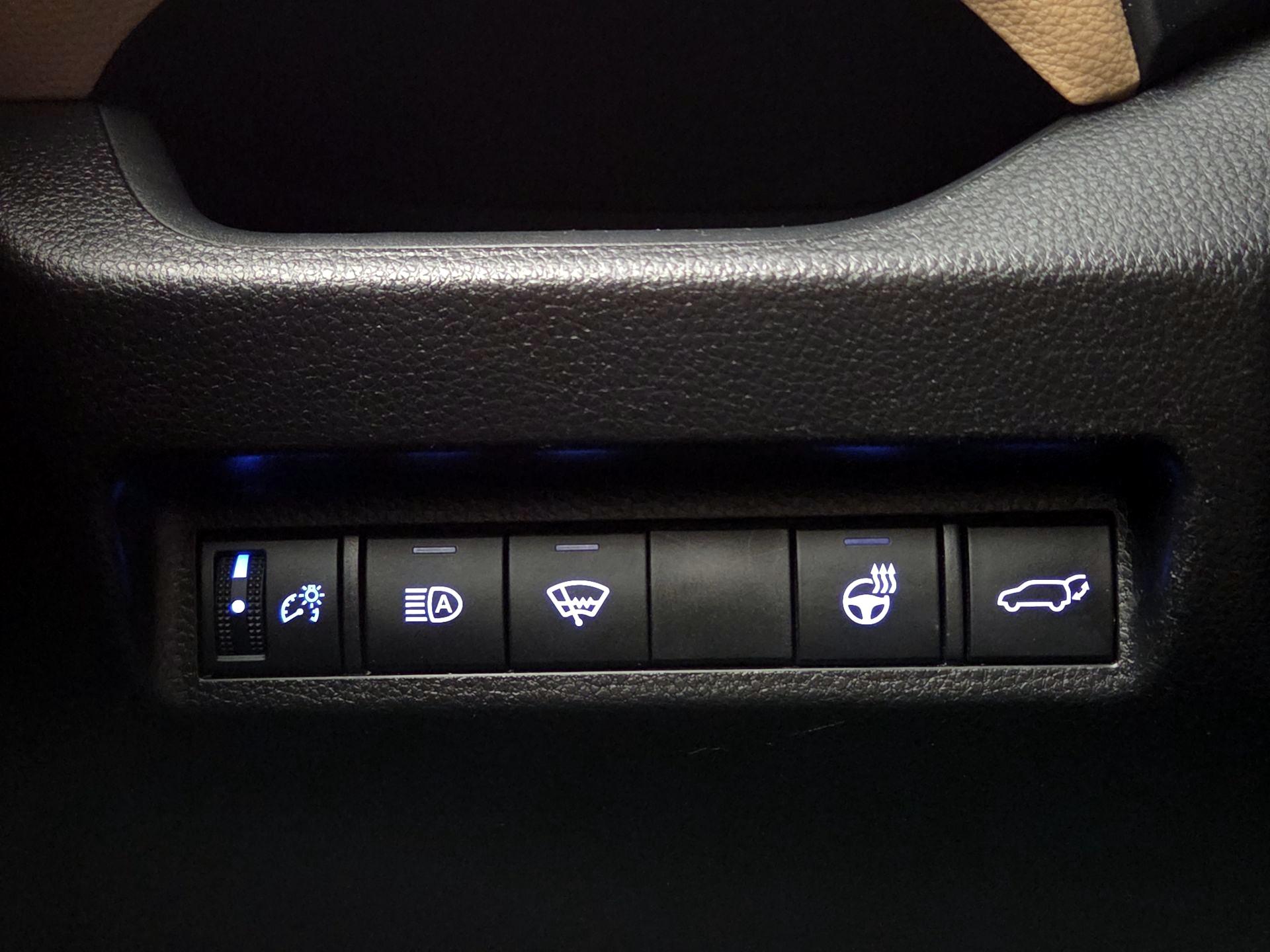 Thumbnail: 2021 Toyota RAV4 - 13