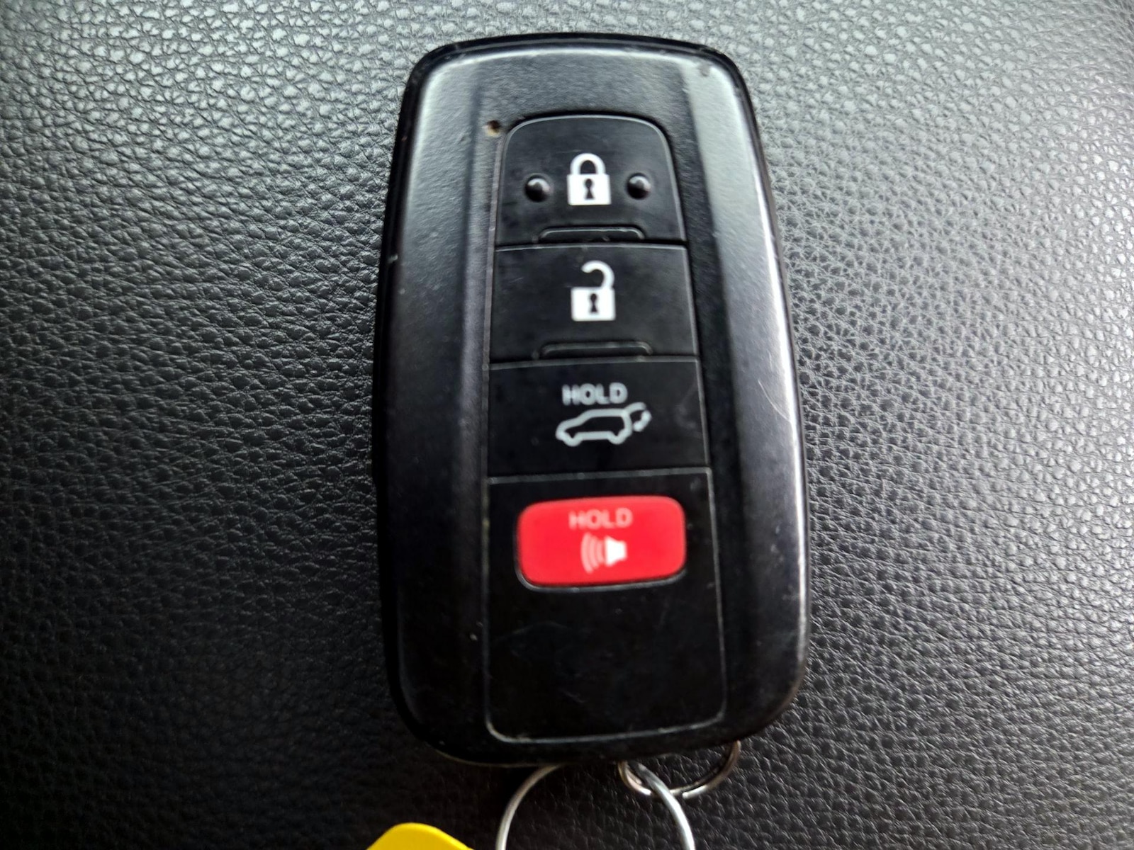 2021 Toyota RAV4 XLE - Photo 24