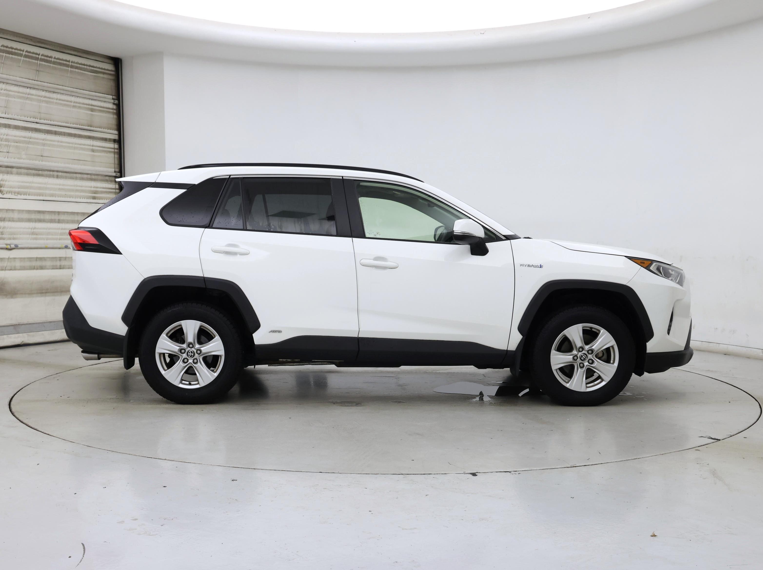 Thumbnail: 2021 Toyota RAV4 - 7