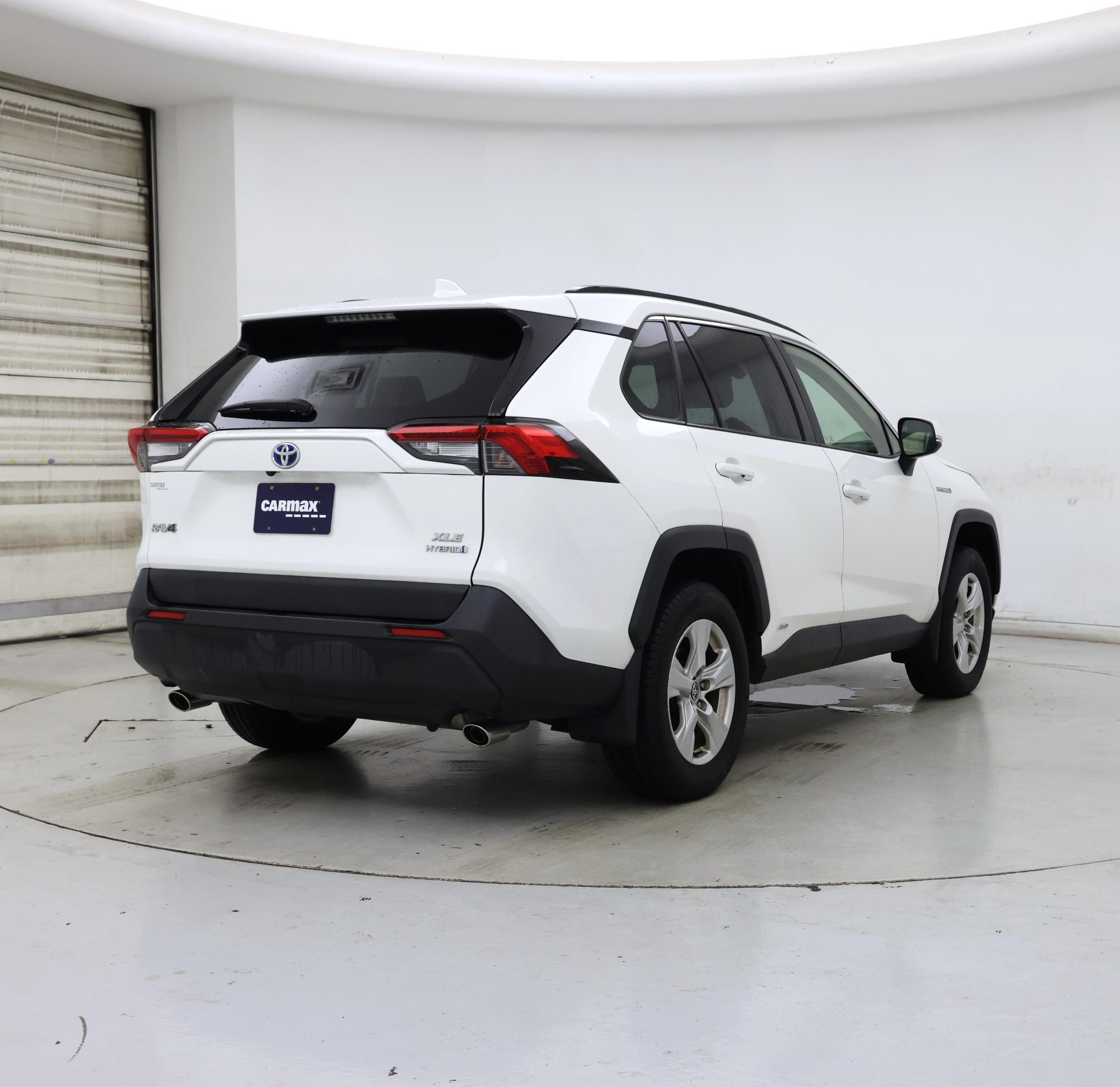 Thumbnail: 2021 Toyota RAV4 - 8
