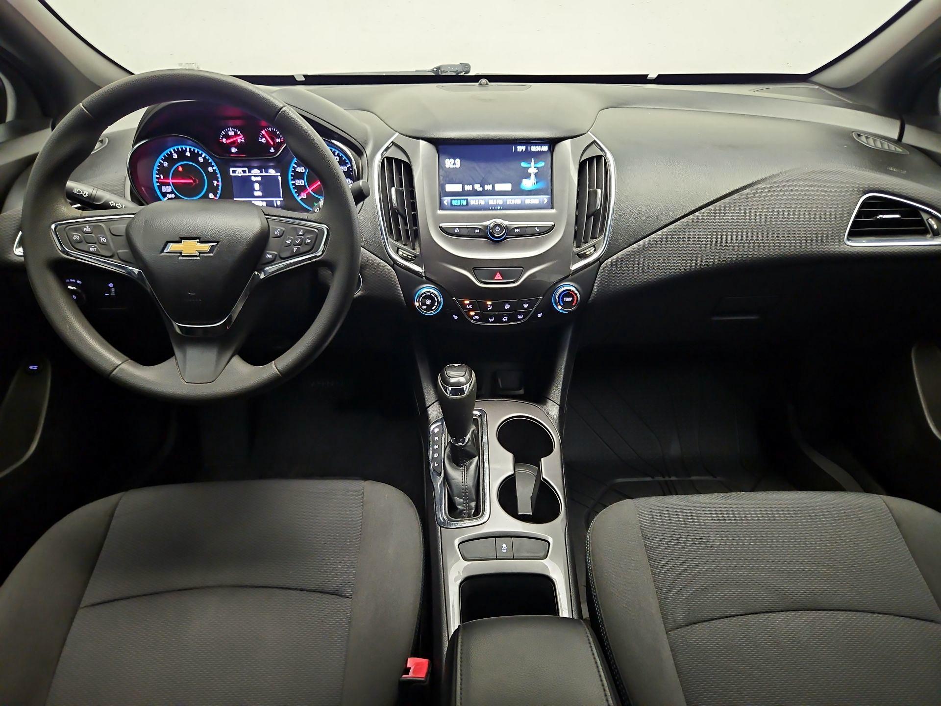 Thumbnail: 2018 Chevrolet Cruze - 9