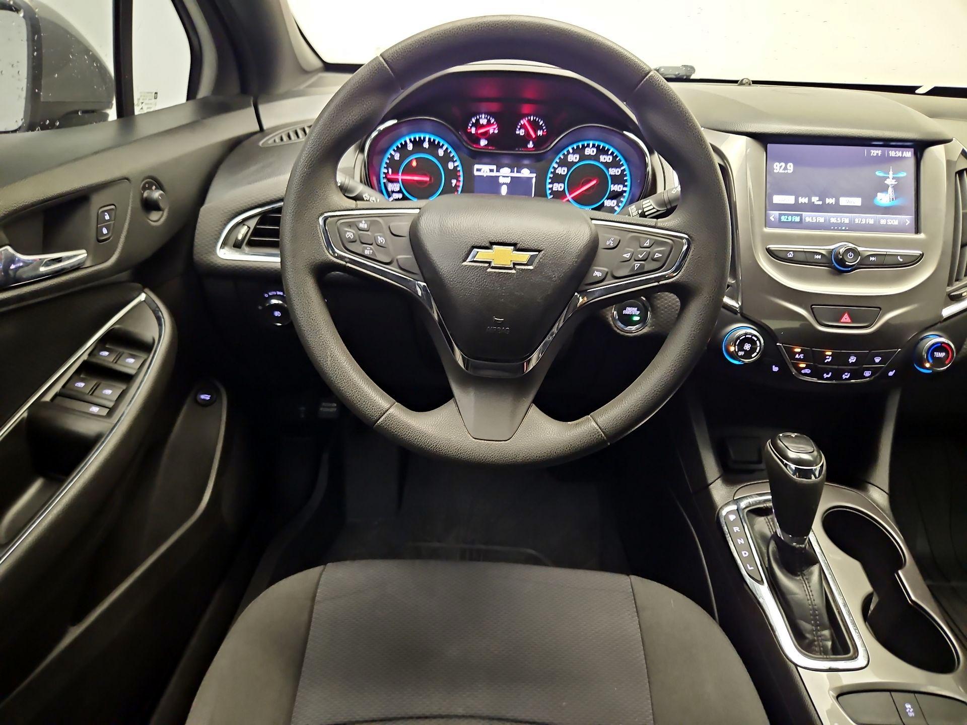 Thumbnail: 2018 Chevrolet Cruze - 10