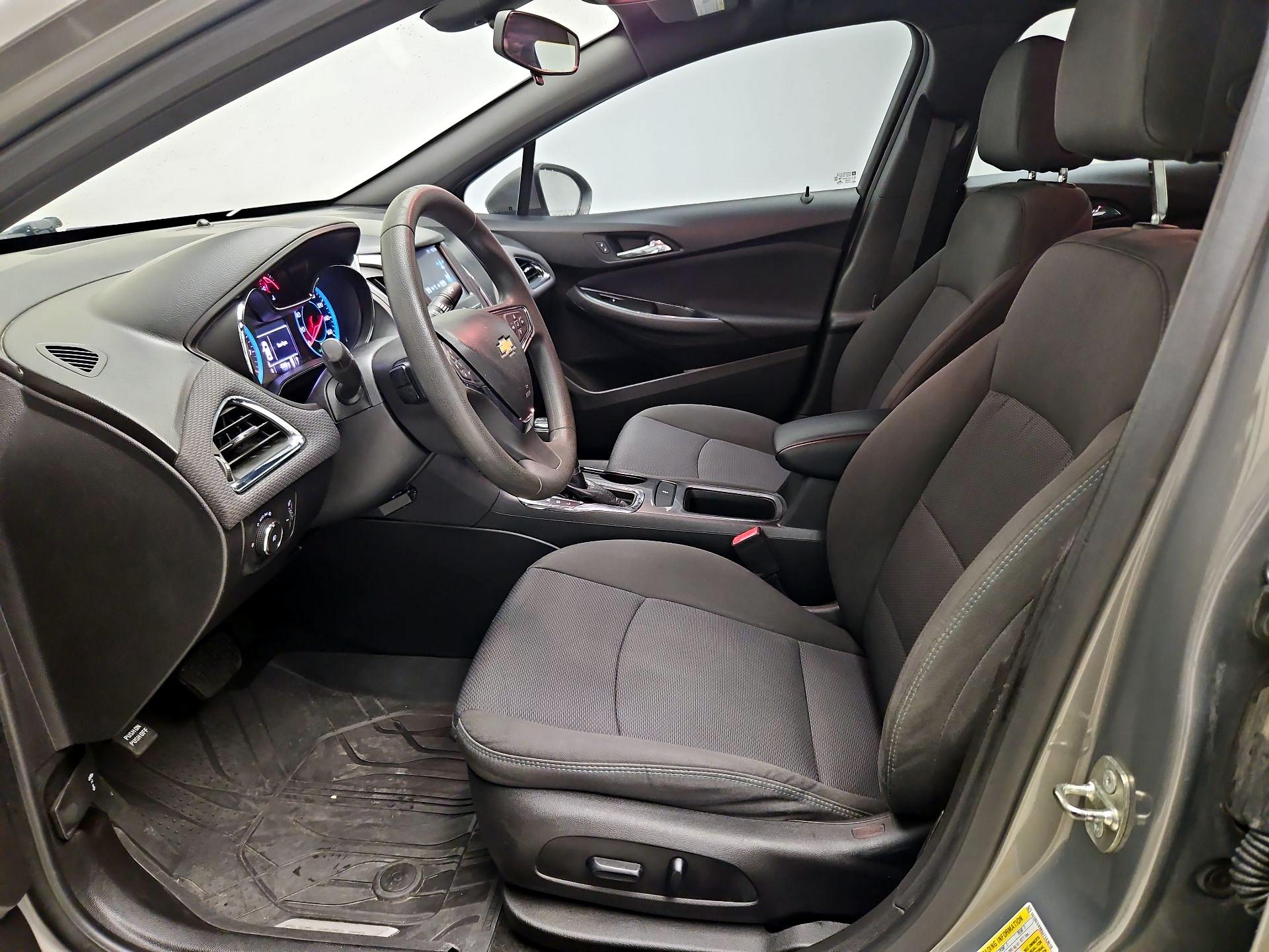 Thumbnail: 2018 Chevrolet Cruze - 11
