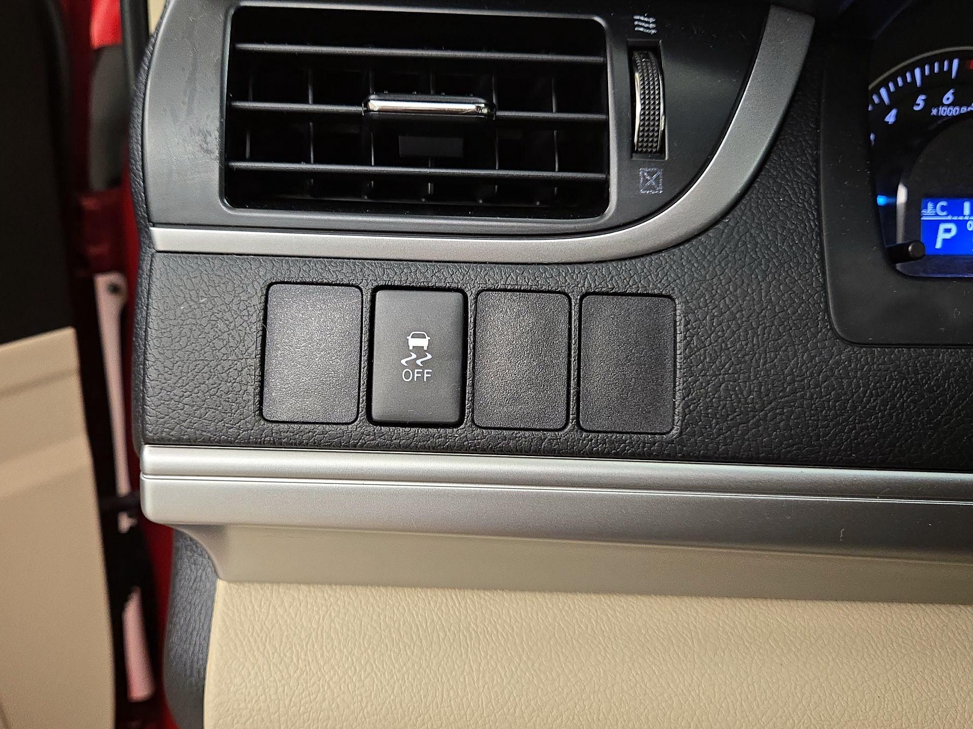 Thumbnail: 2014 Toyota Camry - 13