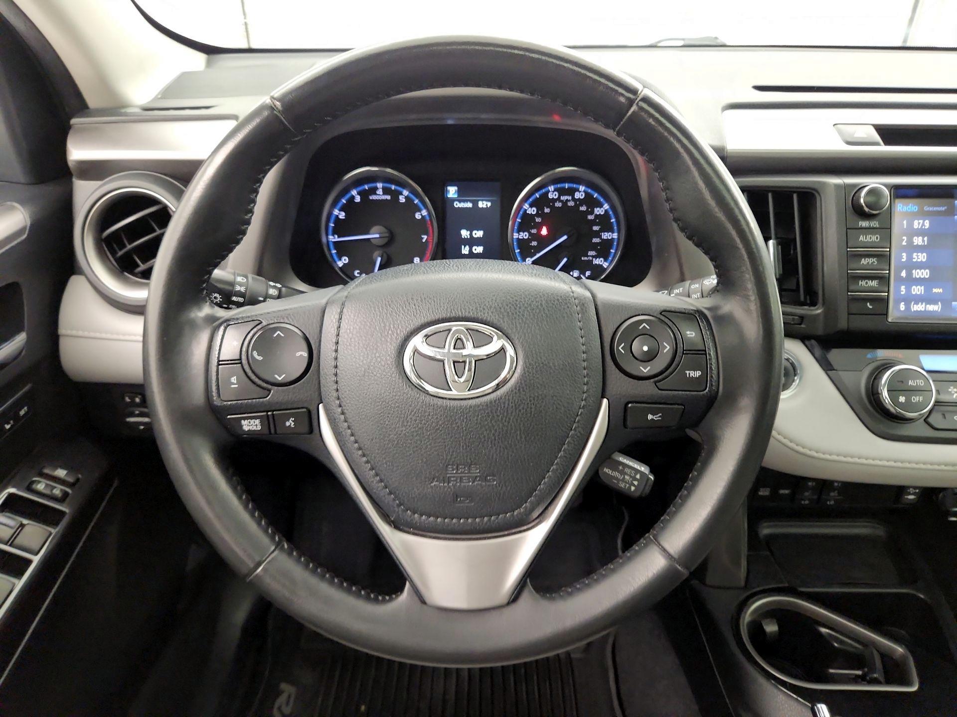 Thumbnail: 2018 Toyota RAV4 - 10