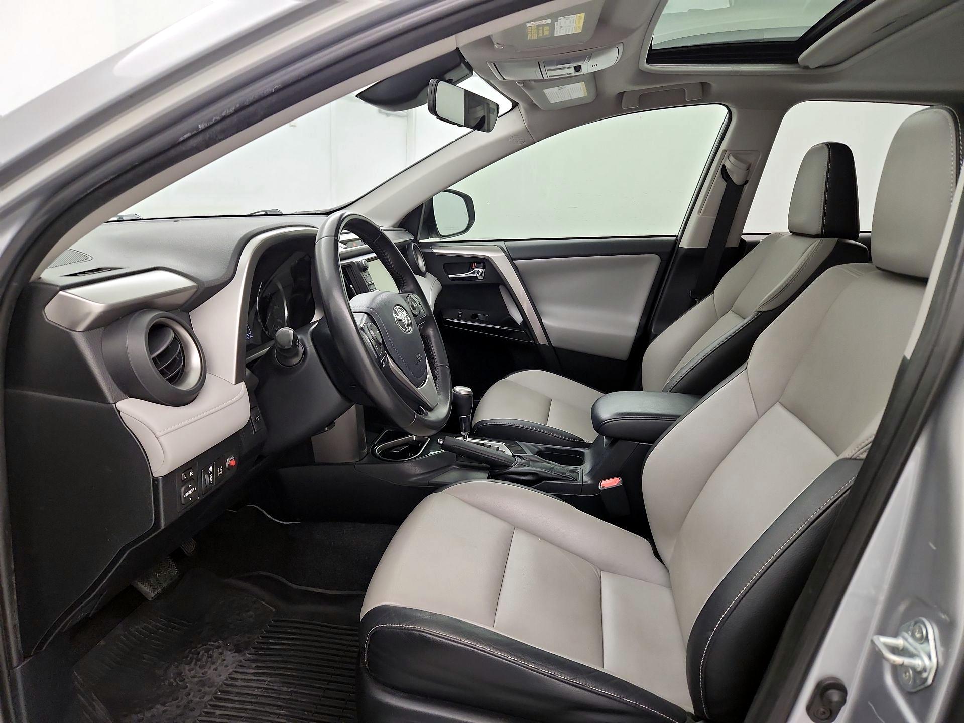 Thumbnail: 2018 Toyota RAV4 - 11