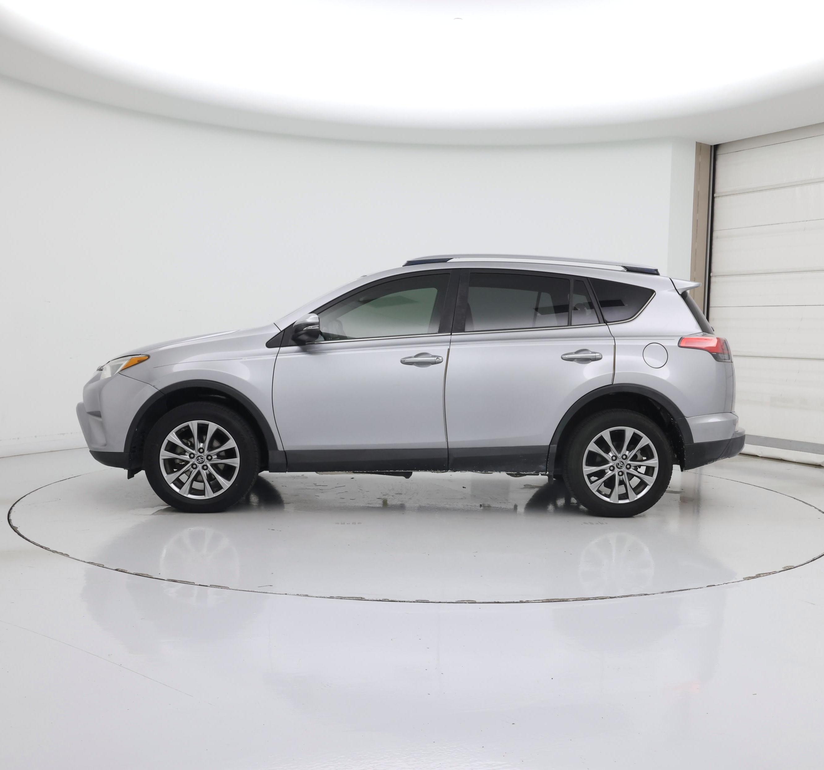 Thumbnail: 2018 Toyota RAV4 - 3