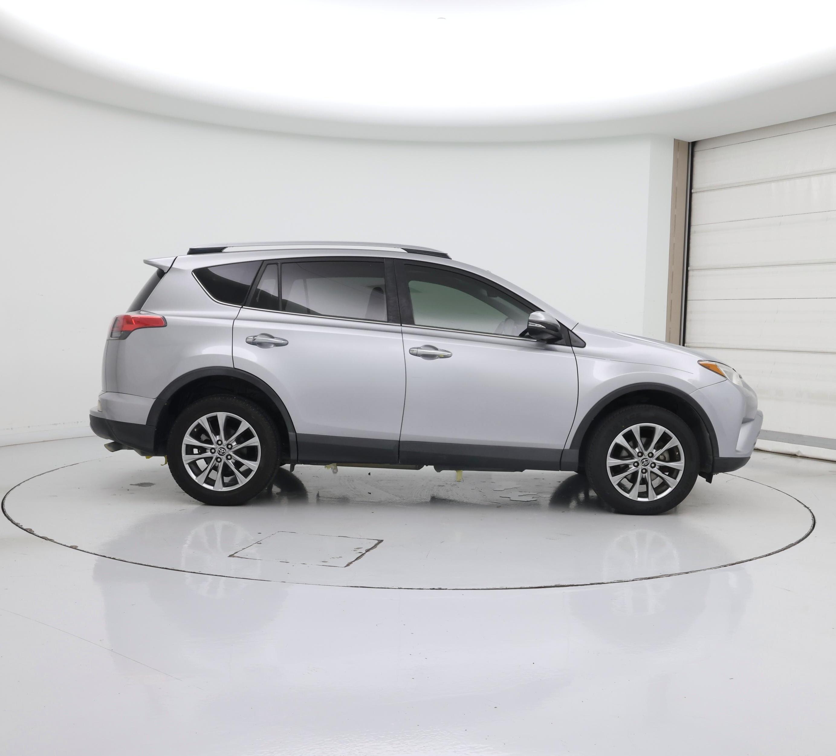 Thumbnail: 2018 Toyota RAV4 - 7