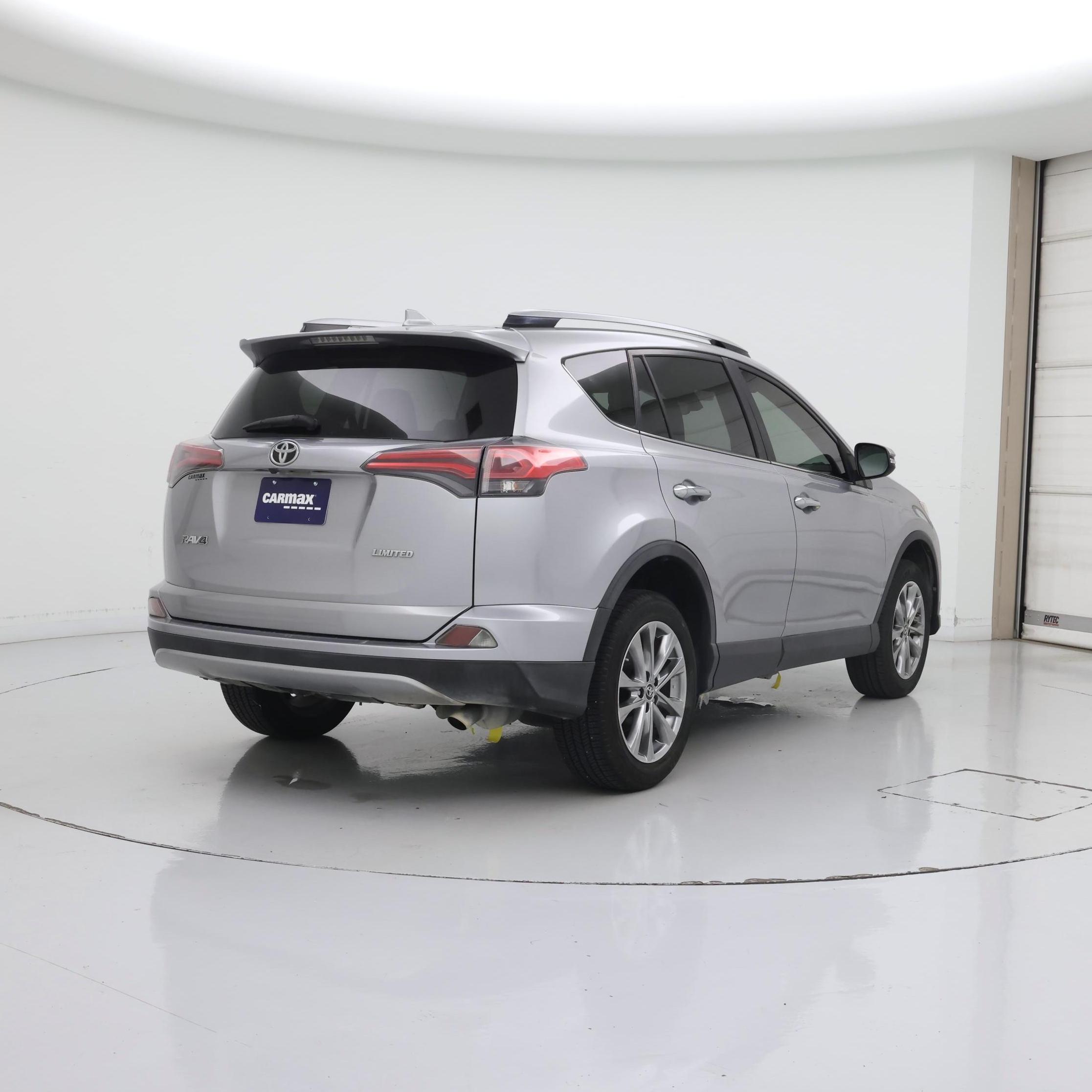 Thumbnail: 2018 Toyota RAV4 - 8