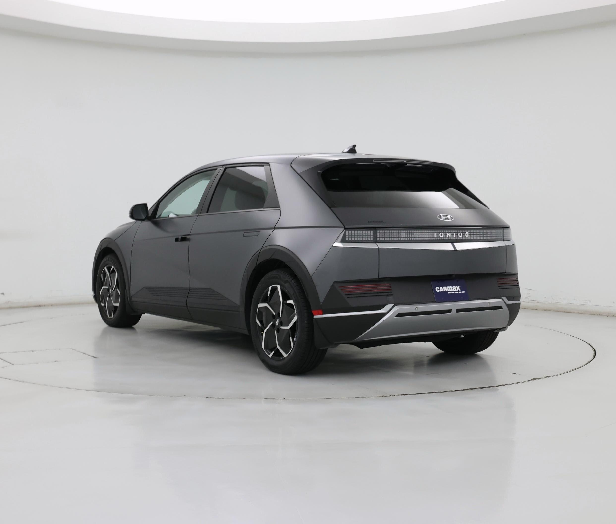 Thumbnail: 2022 Hyundai Ioniq 5 - 2