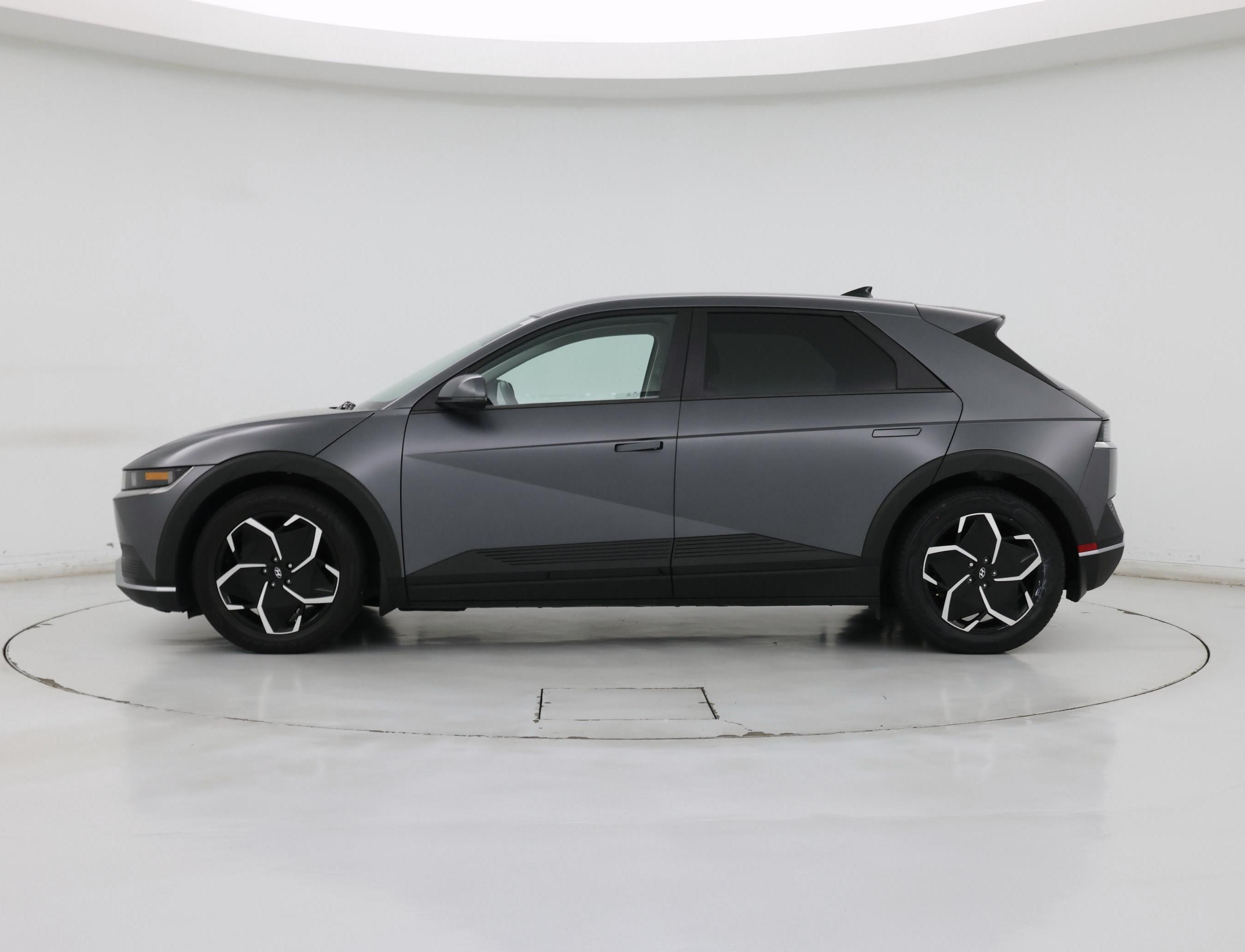 Thumbnail: 2022 Hyundai Ioniq 5 - 3