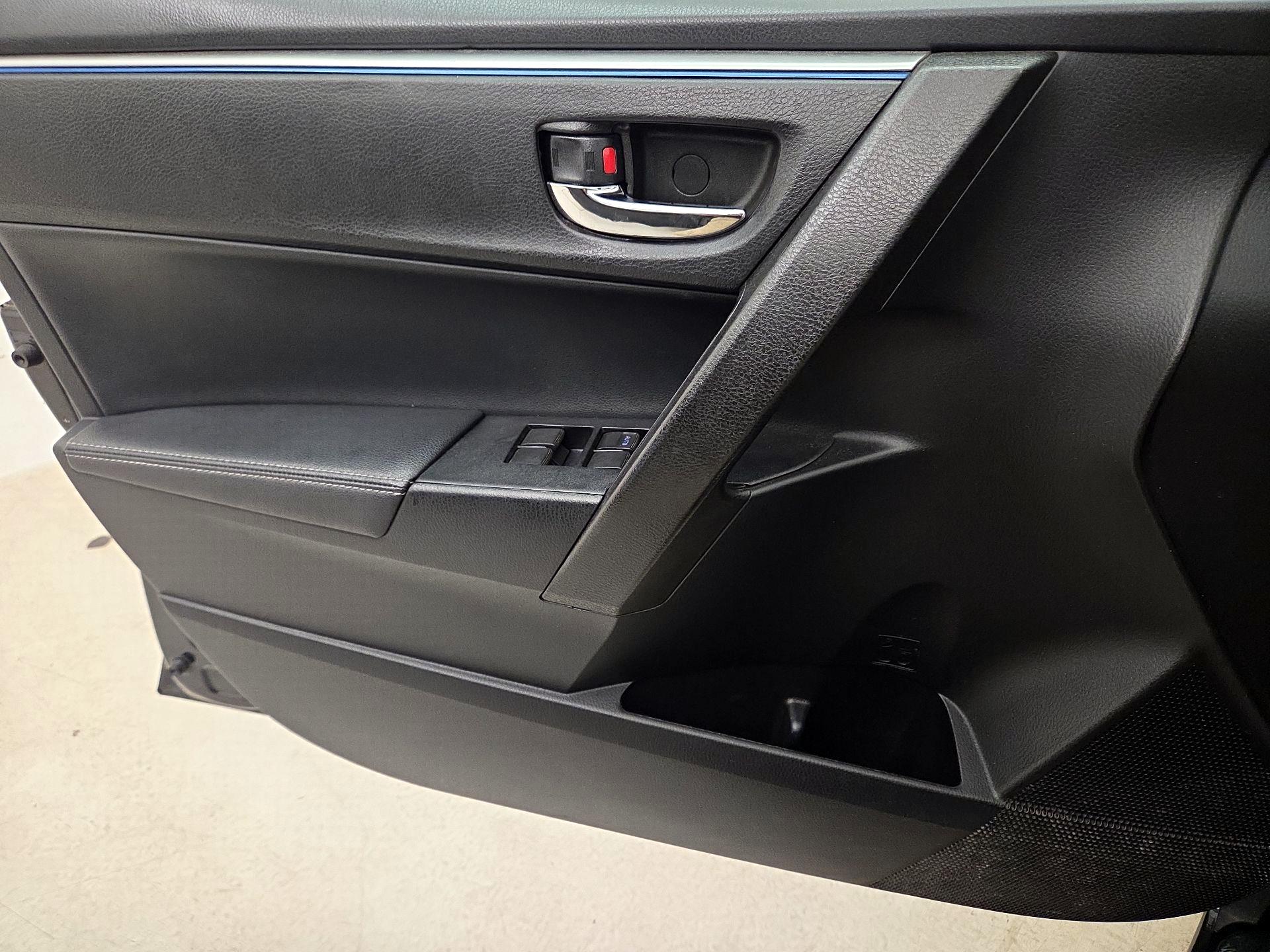 Thumbnail: 2016 Toyota Corolla - 12