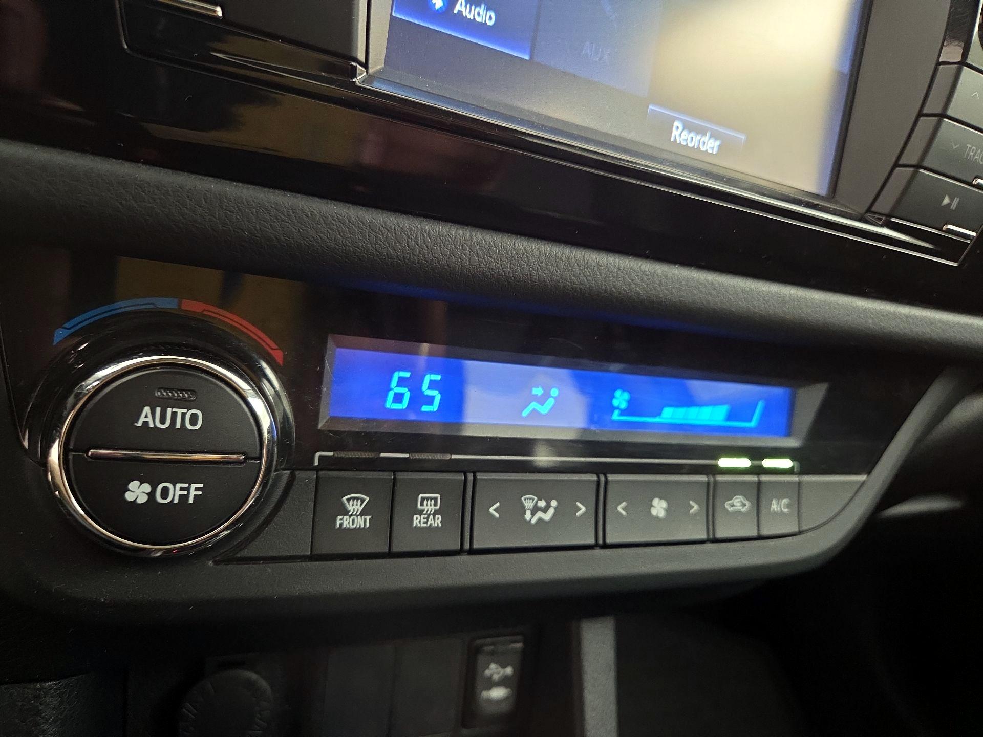Thumbnail: 2016 Toyota Corolla - 16