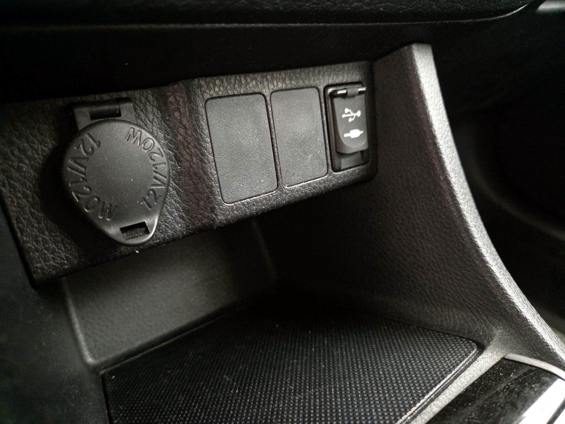Thumbnail: 2016 Toyota Corolla - 18