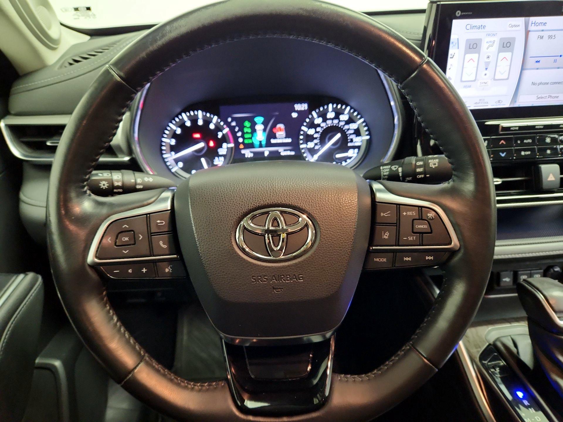 Thumbnail: 2020 Toyota Highlander - 10