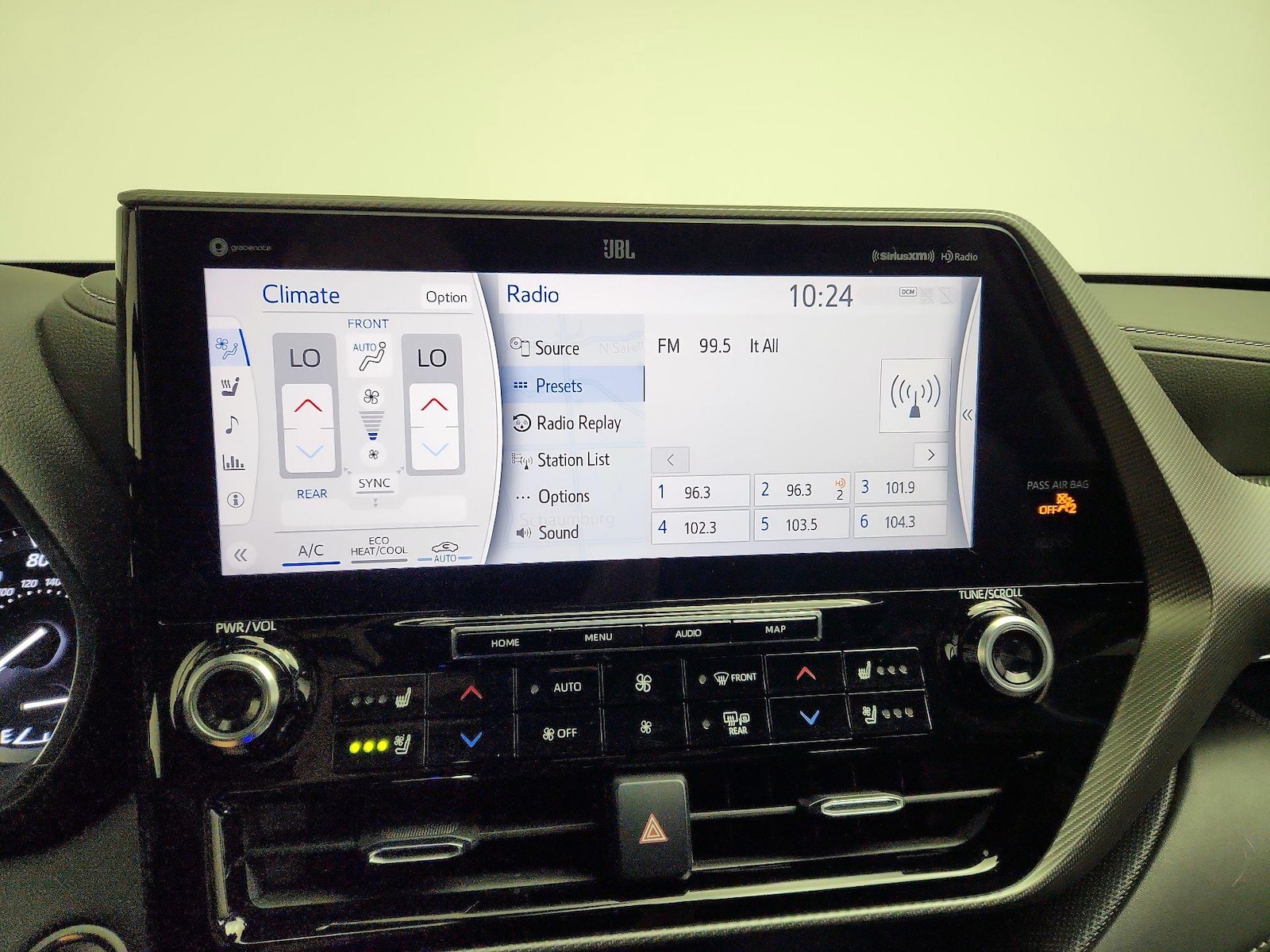 2020 Toyota Highlander Platinum - Photo 17