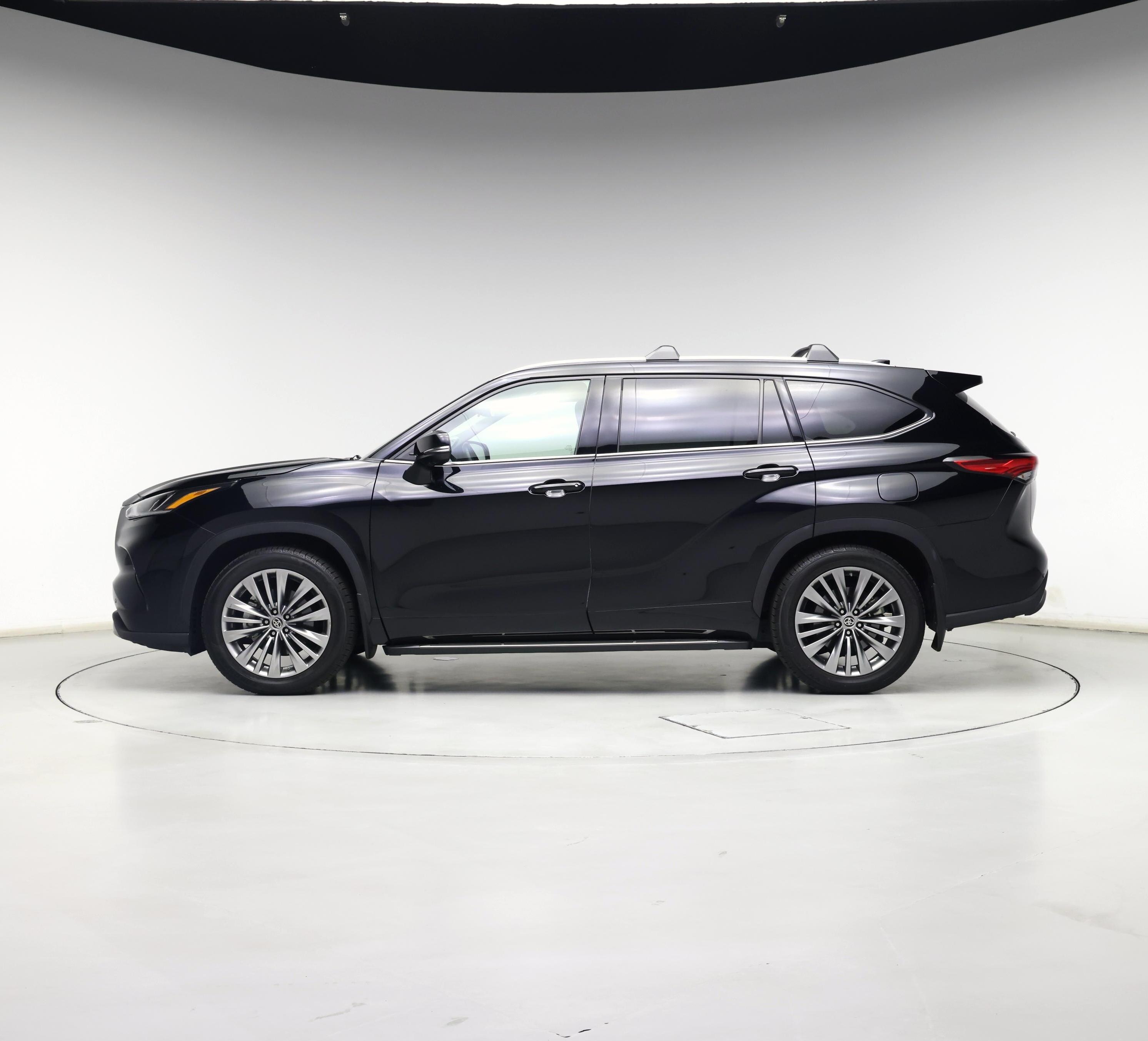 Thumbnail: 2020 Toyota Highlander - 3