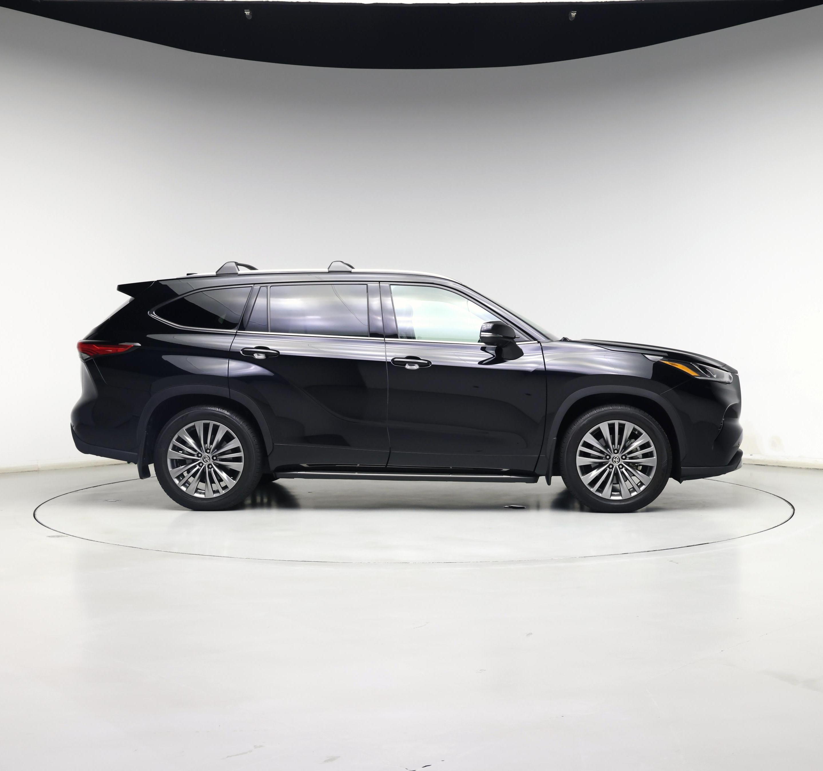 Thumbnail: 2020 Toyota Highlander - 7