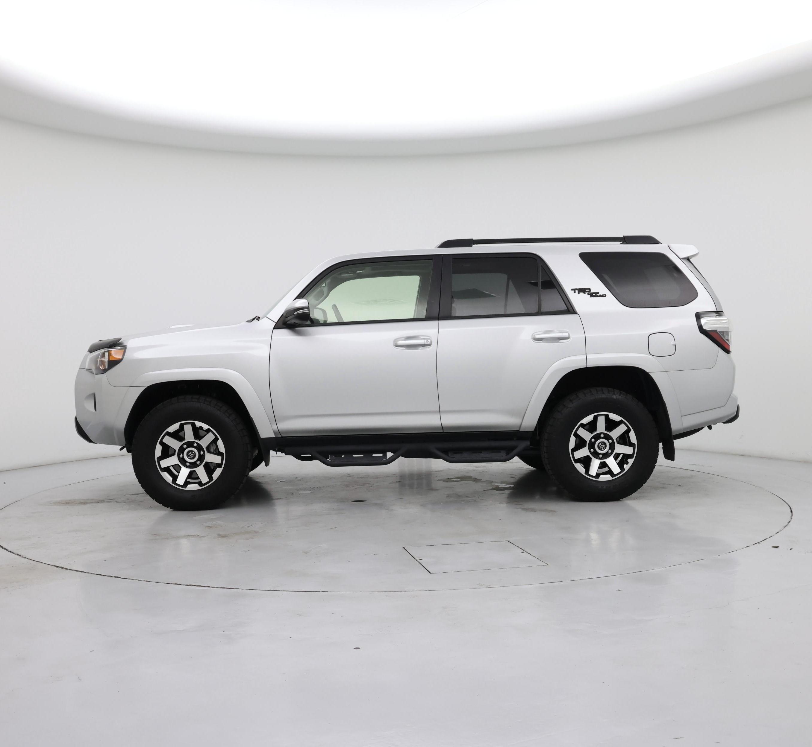 Thumbnail: 2021 Toyota 4Runner - 3