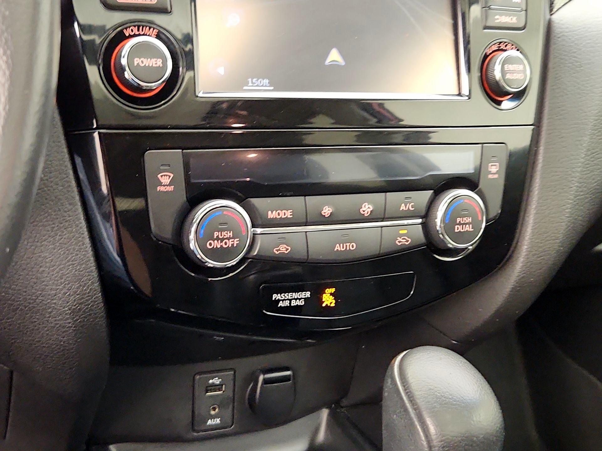 Thumbnail: 2015 Nissan Rogue - 17