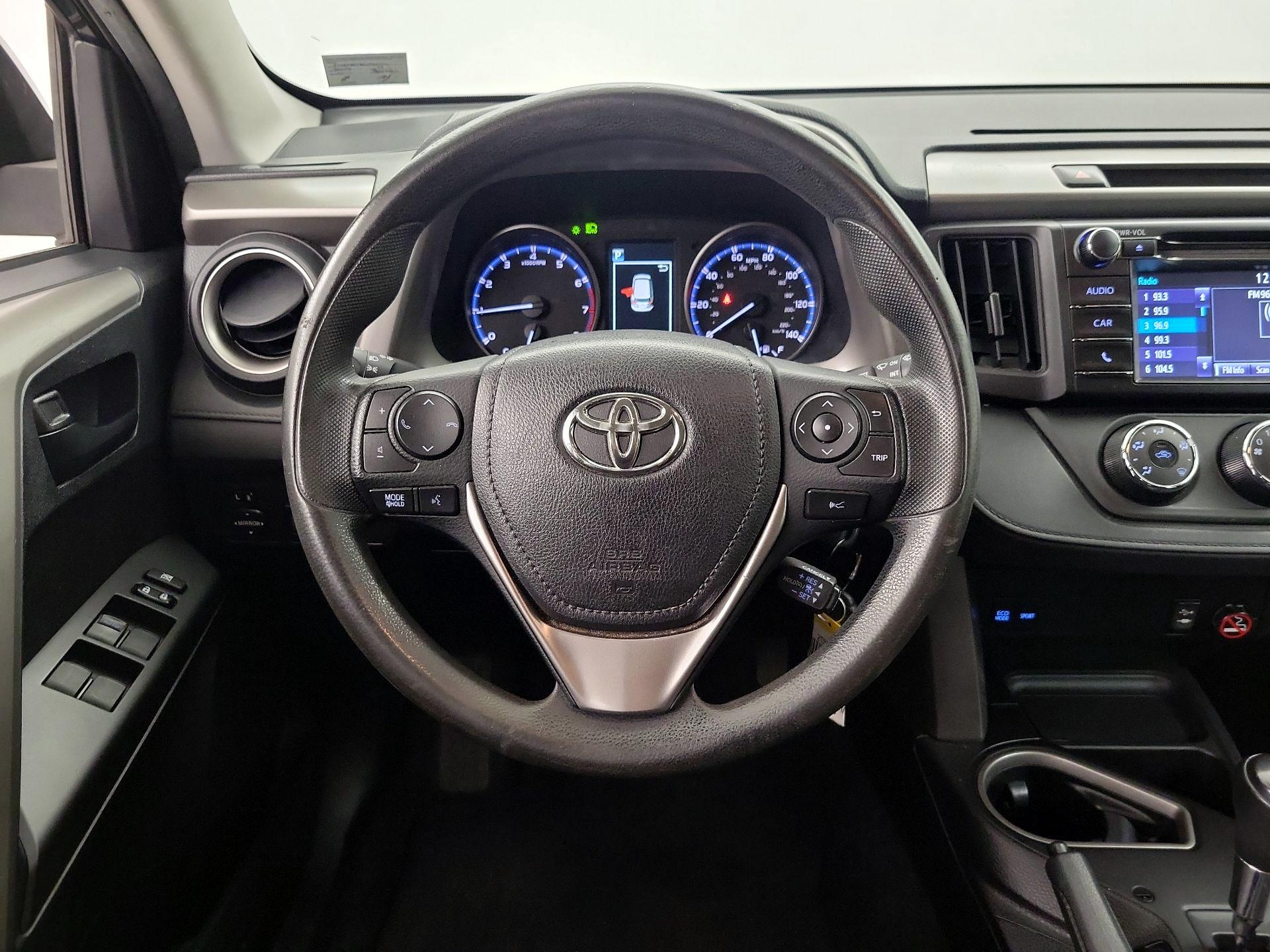 Thumbnail: 2017 Toyota RAV4 - 10