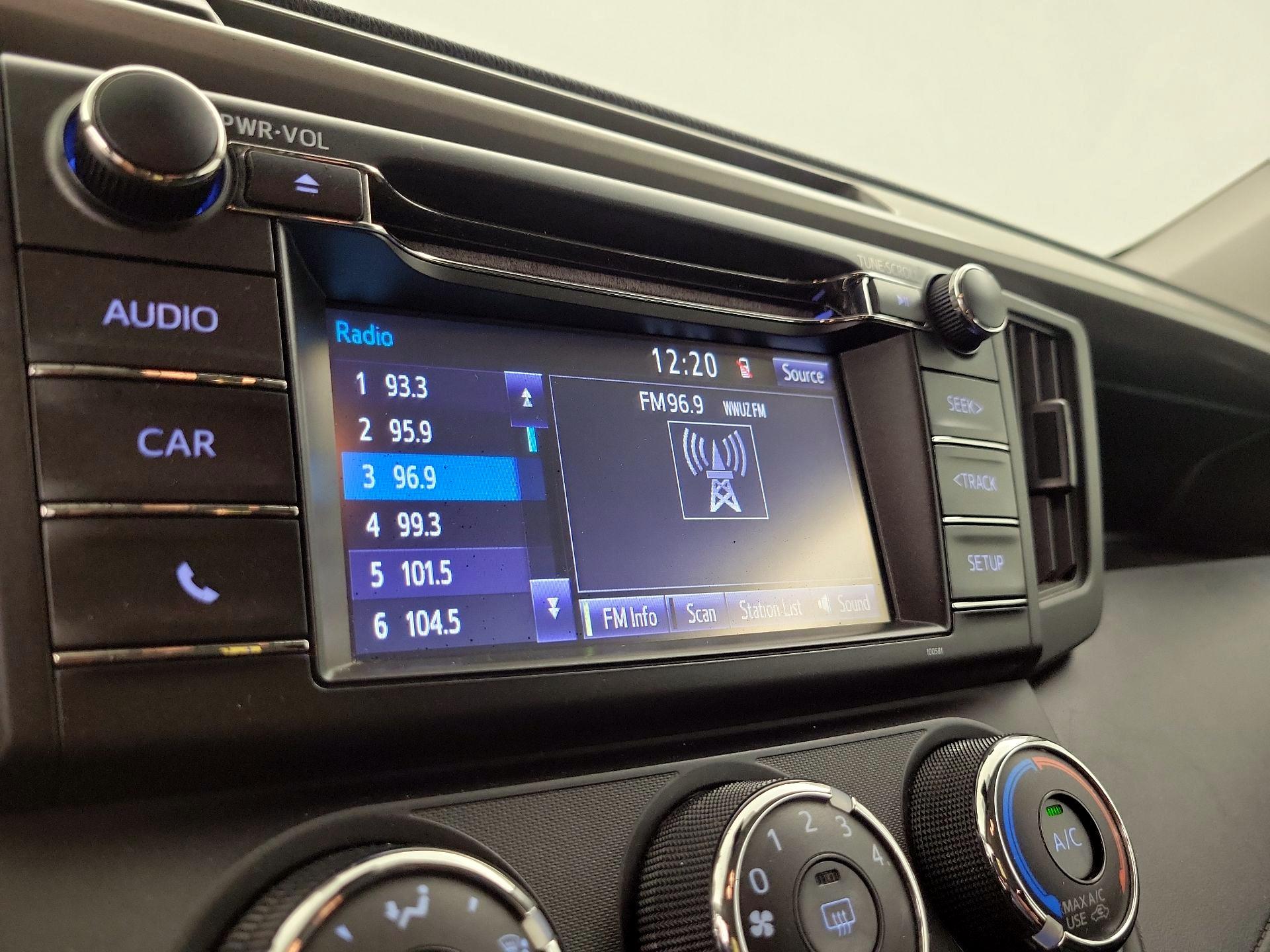 Thumbnail: 2017 Toyota RAV4 - 15
