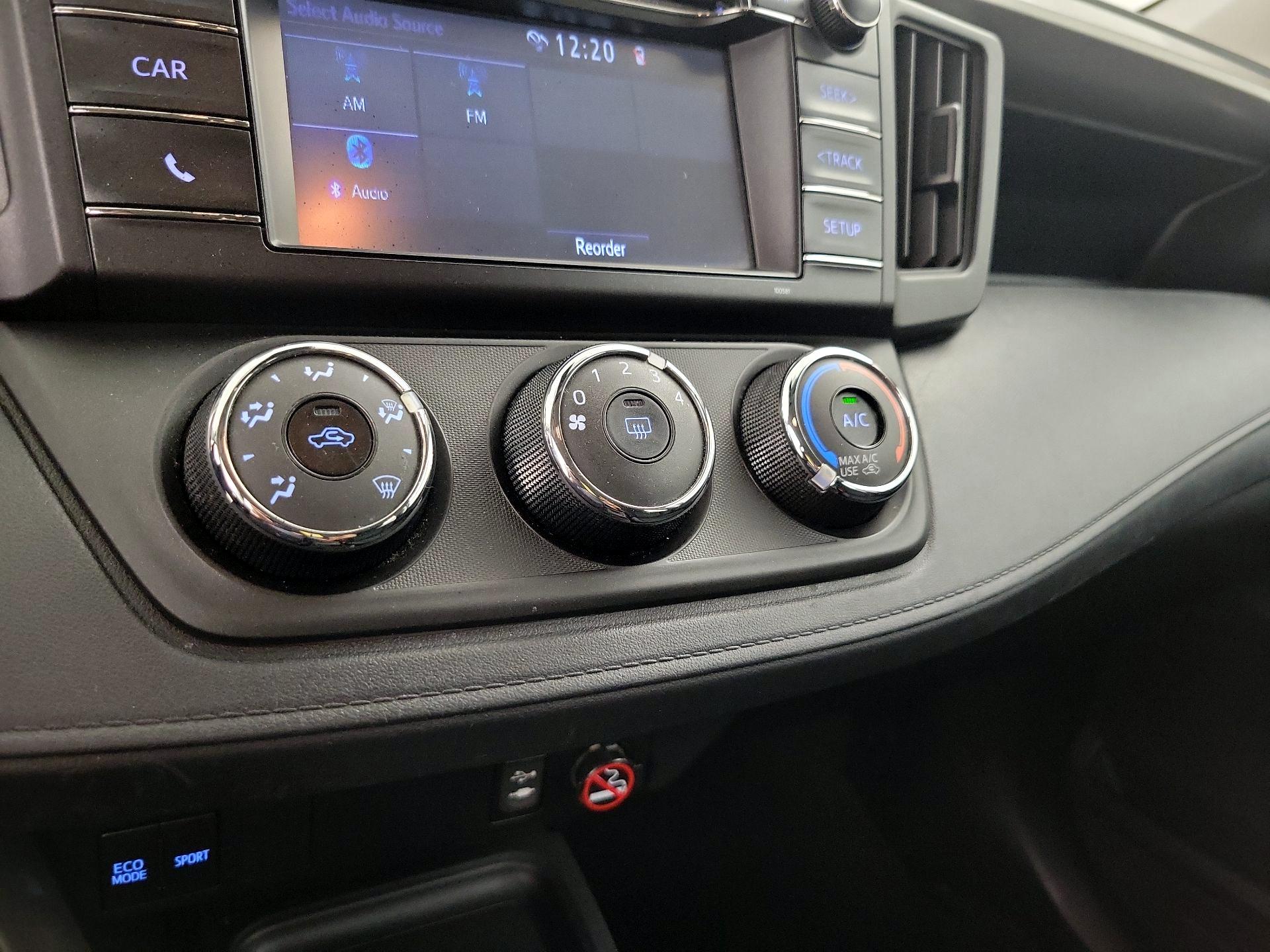 Thumbnail: 2017 Toyota RAV4 - 16