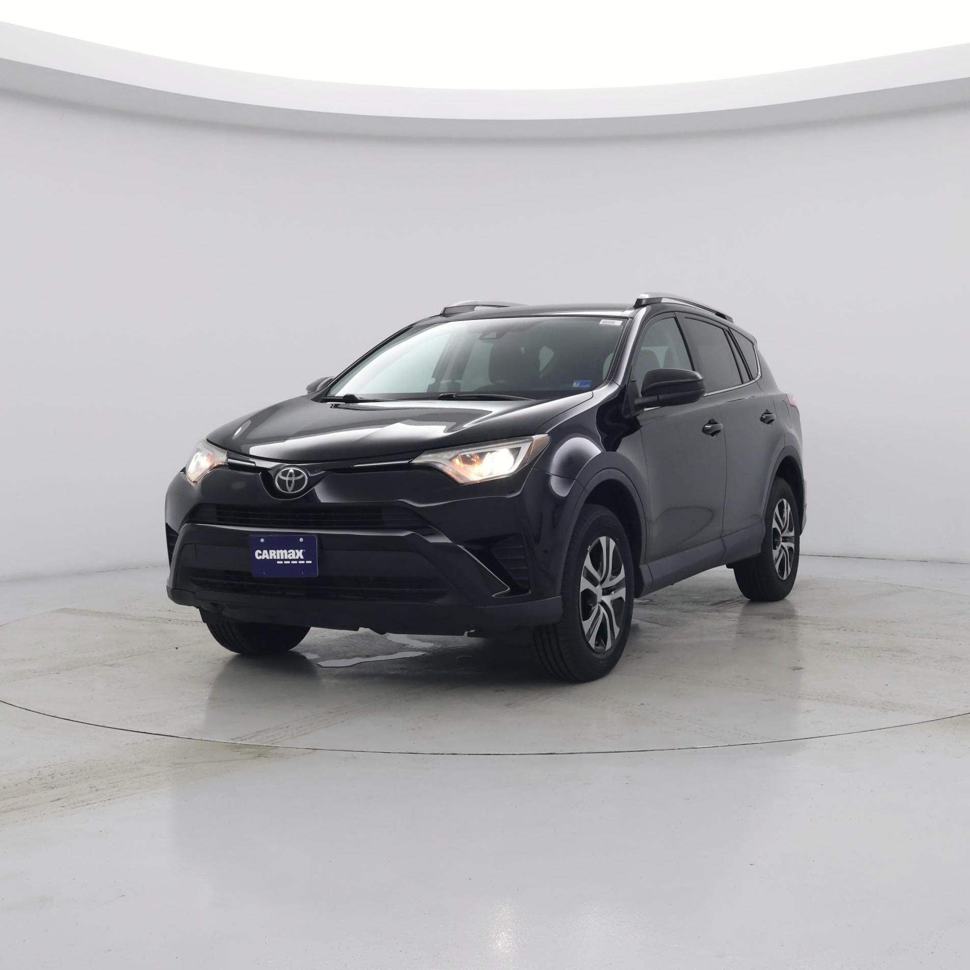 Thumbnail: 2017 Toyota RAV4 - 4