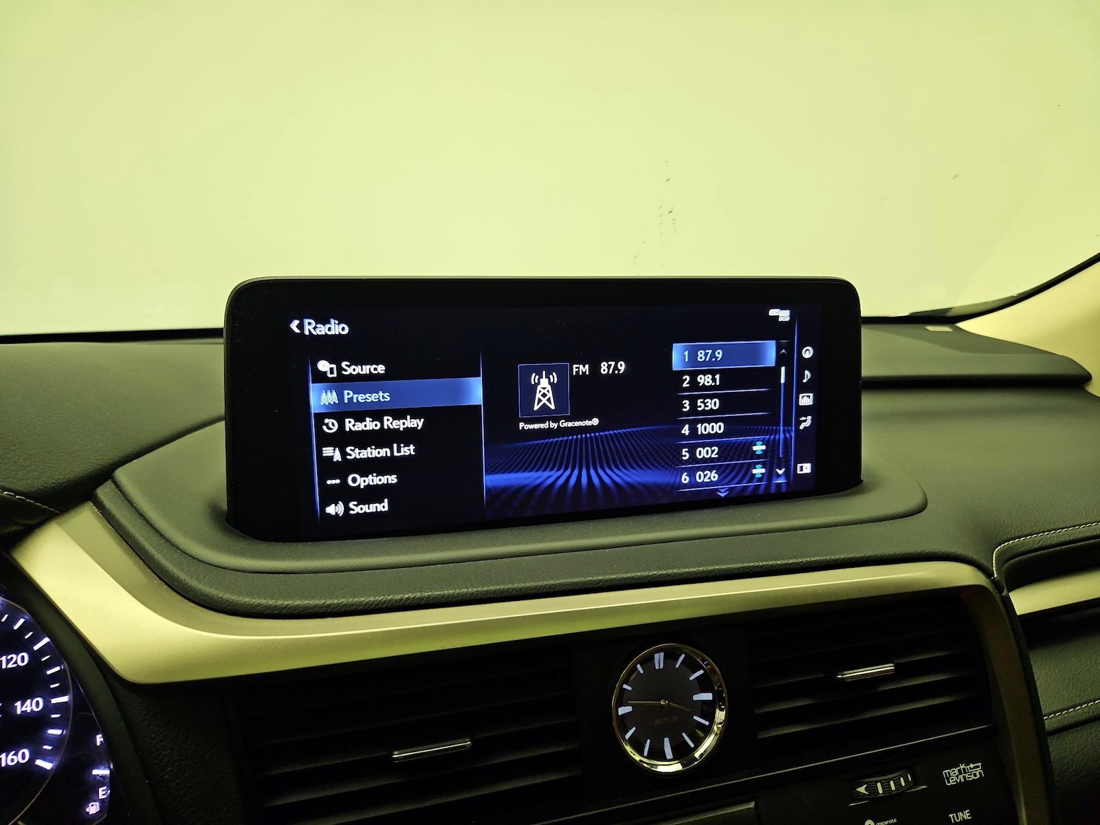 2022 Lexus RX 350 - Photo 17