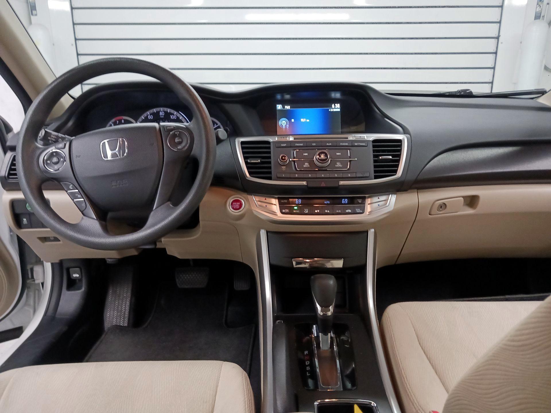 Thumbnail: 2015 Honda Accord - 9