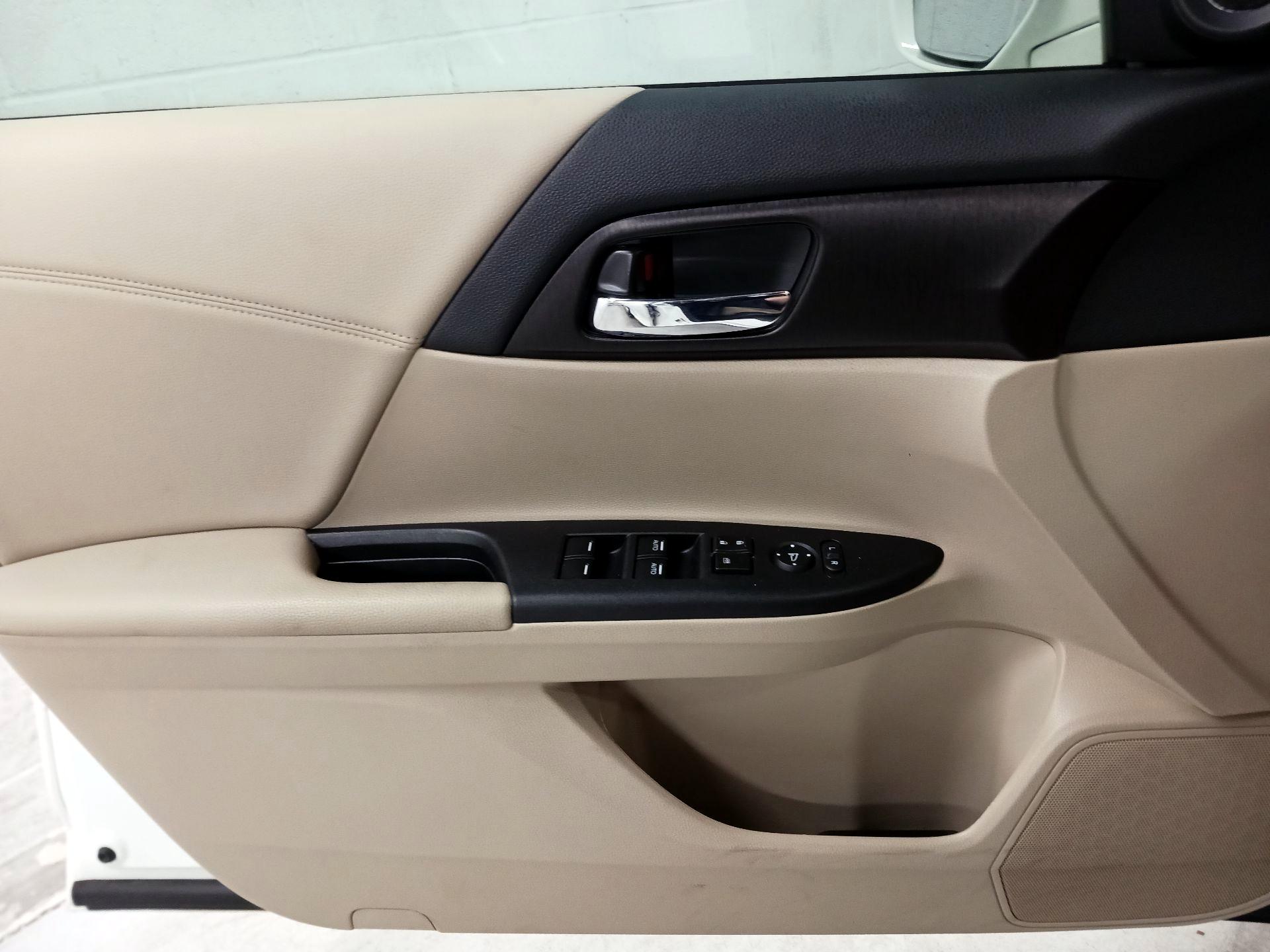 Thumbnail: 2015 Honda Accord - 12